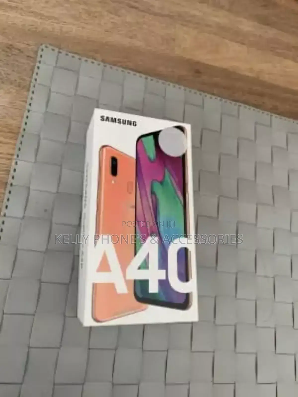 New Samsung Galaxy A40 64 GB Orange