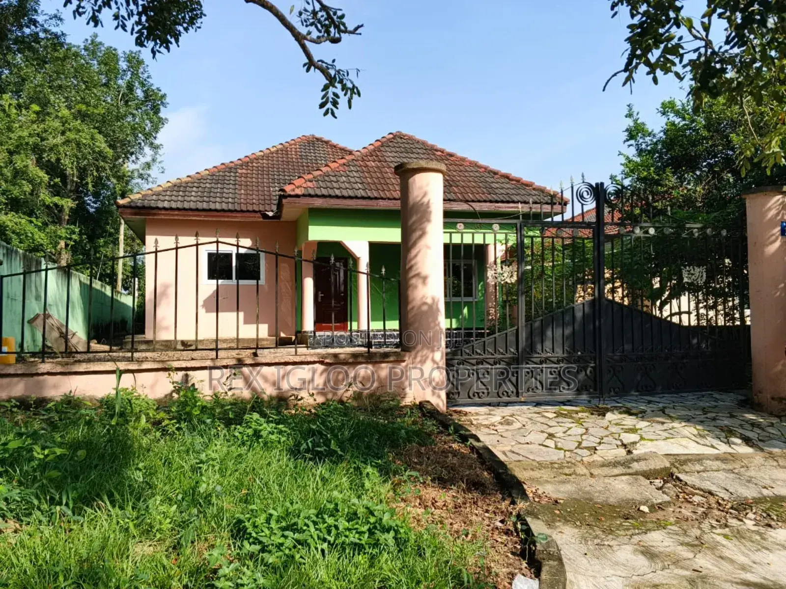 2bdrm House in Nsawam, Accra Metropolitan for sale