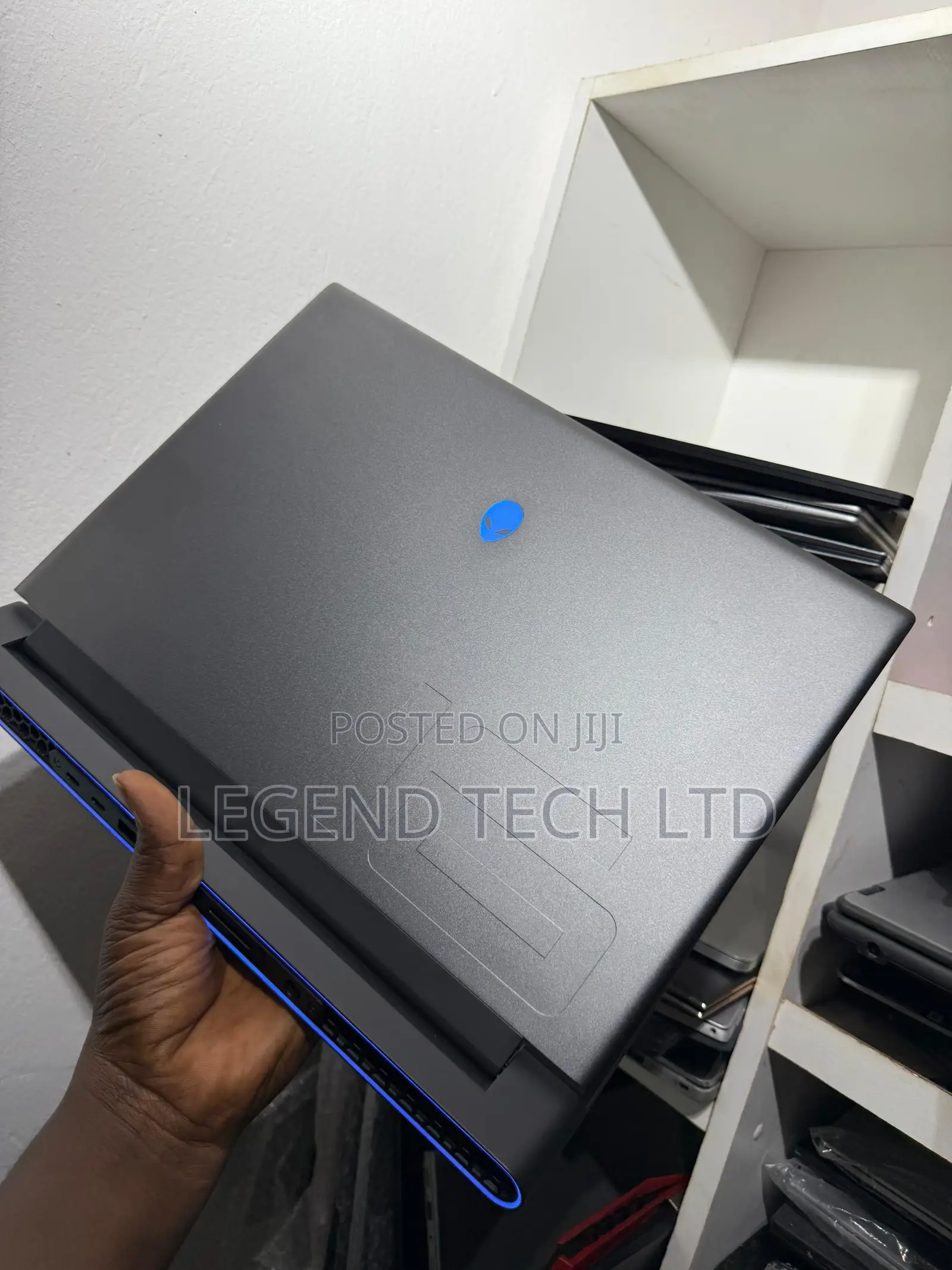 New Laptop Alienware M17x R2 16GB Intel Core i7 SSD 1T