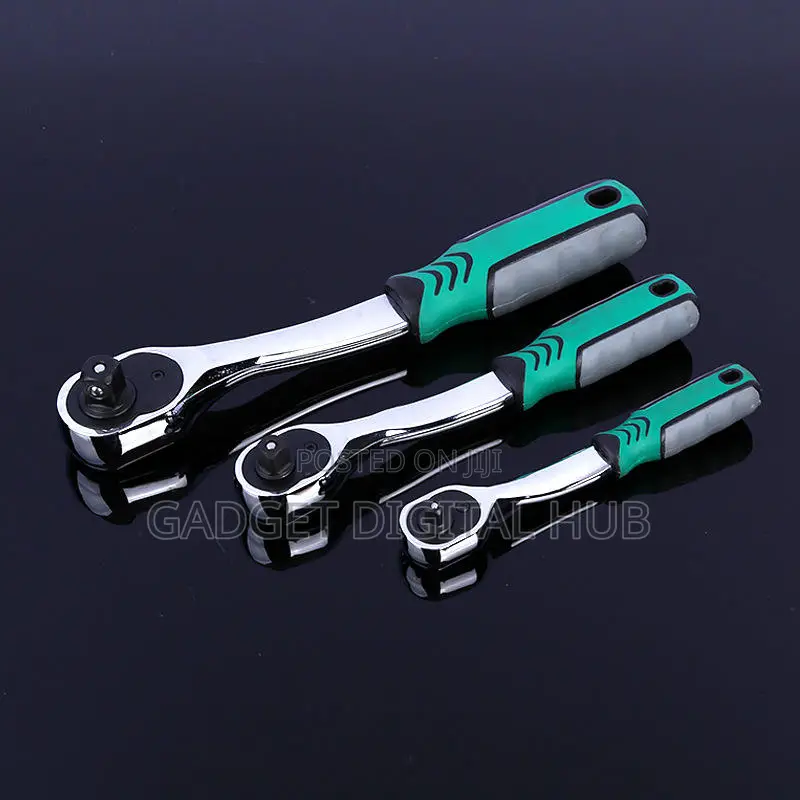 121pcs Ratchet and Socket Combination Tool Set (Black Box)