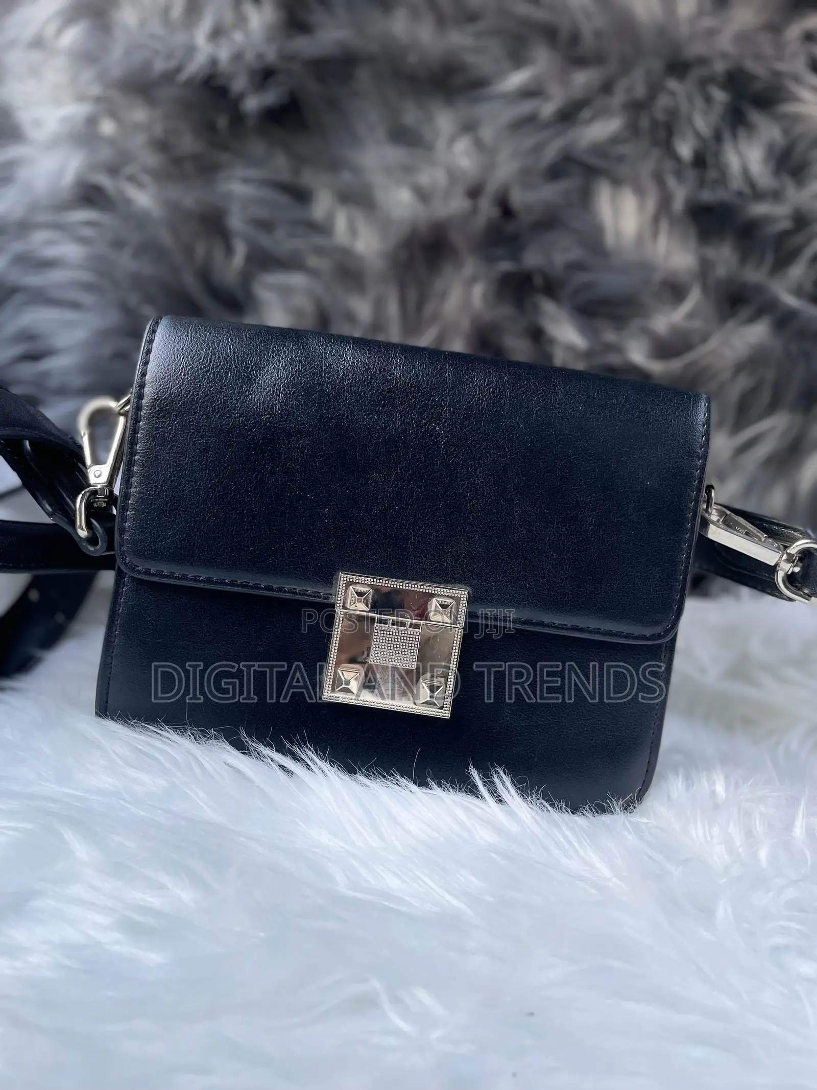 Givenchy Small Gv3 Crossbag