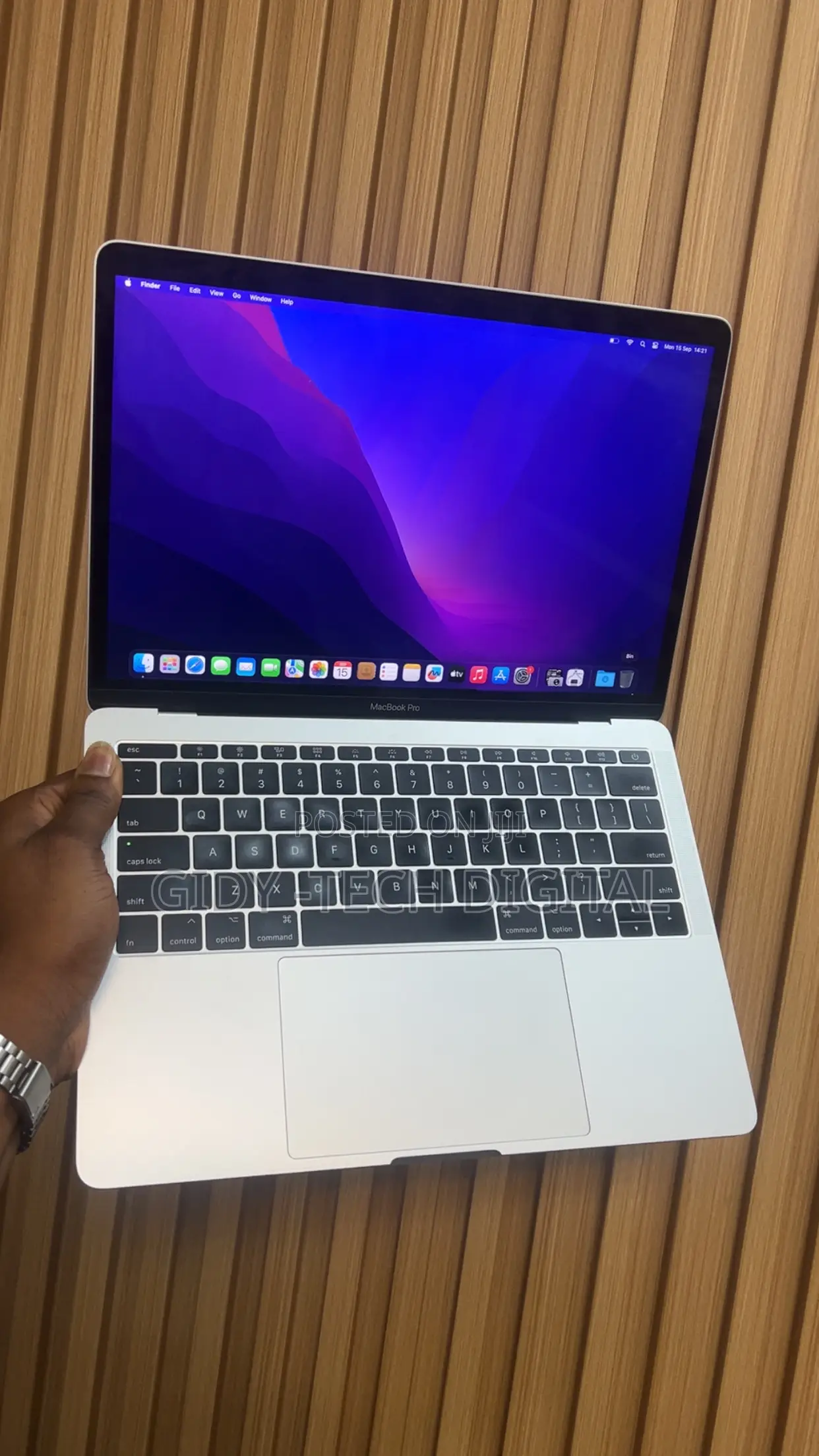 Laptop Apple MacBook Pro 8GB Intel Core i5 SSD 256GB