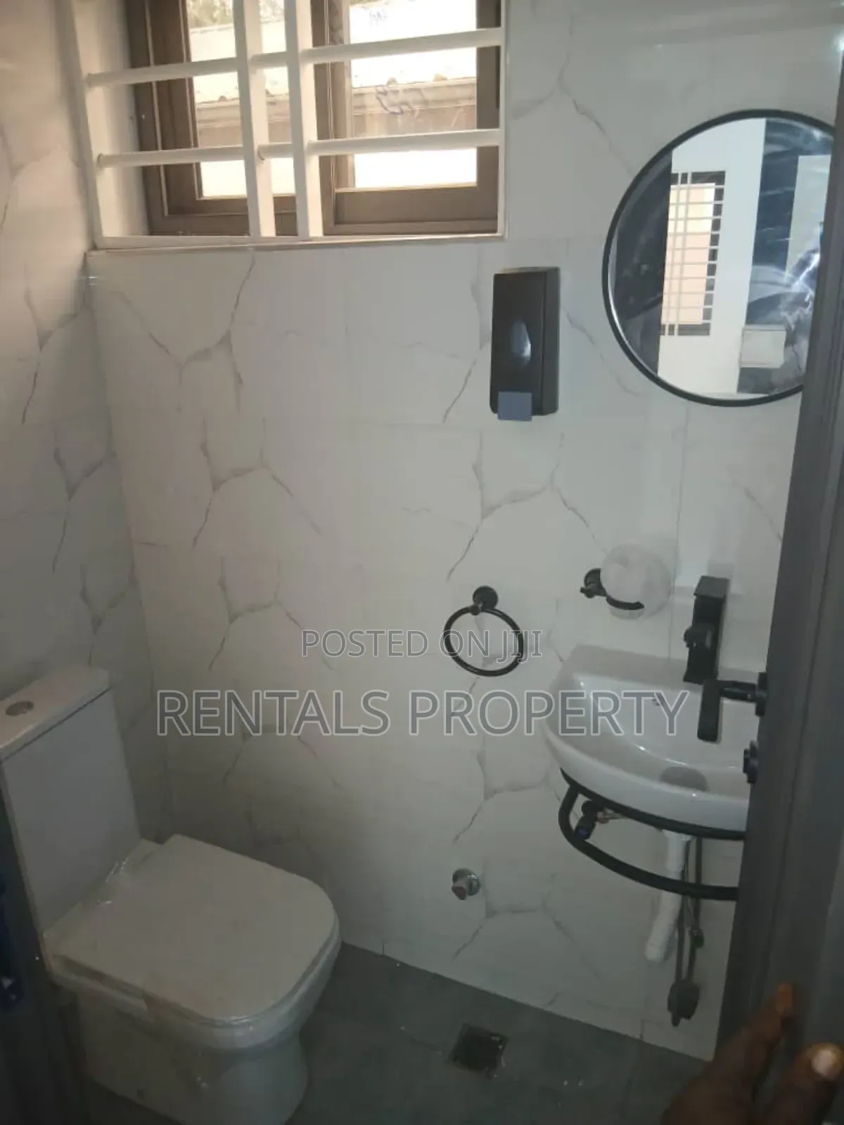 3bdrm Mansion in Ghana Flag for sale