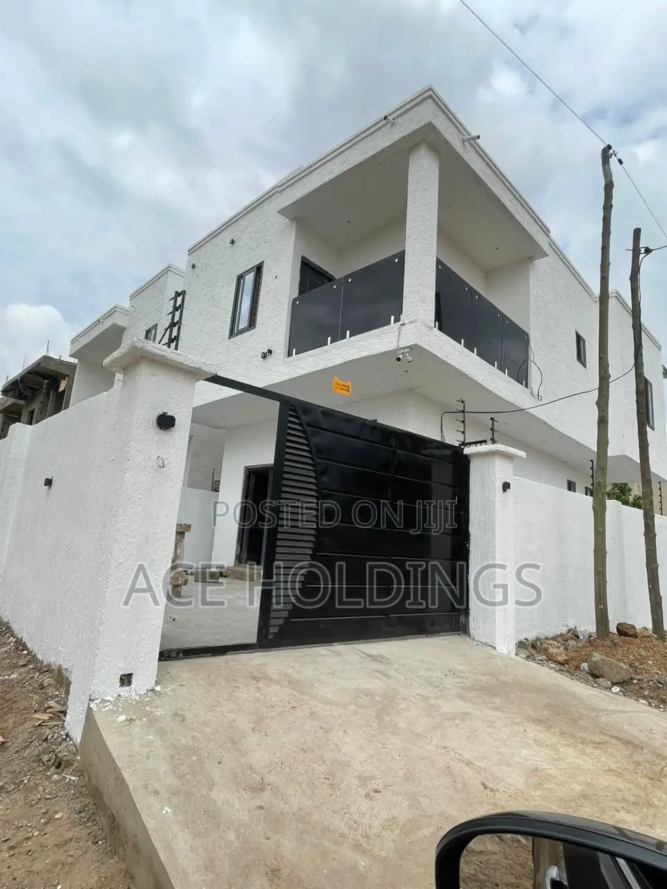 3bdrm Duplex in Nmai Dzorn, East Legon for sale