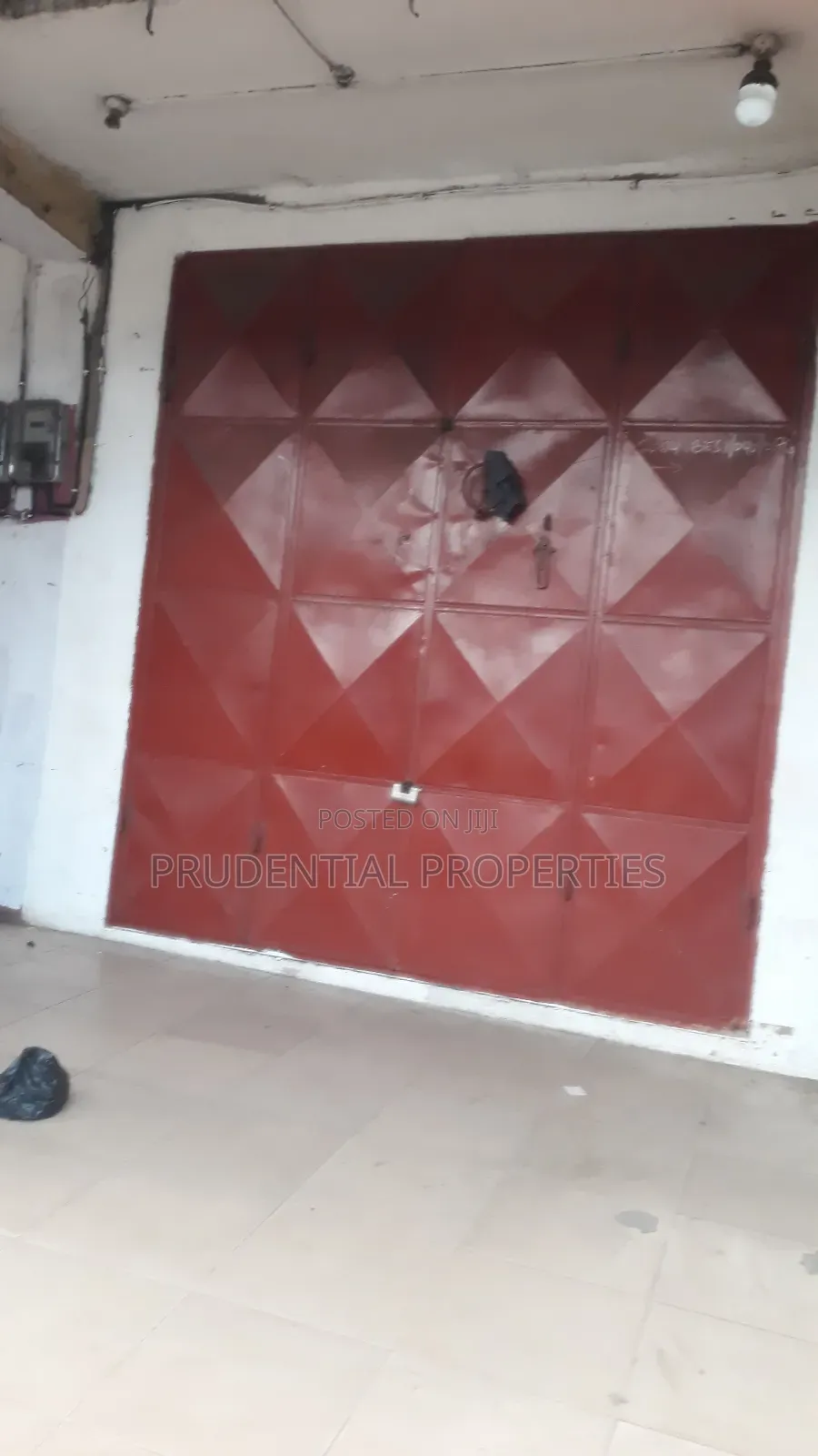 Large Shop for Rent at Lapaz