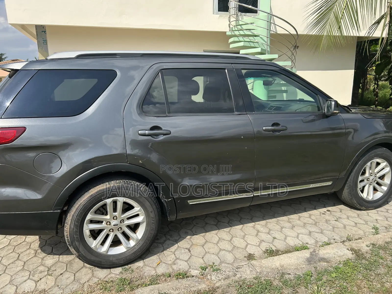Ford Explorer XLT 4dr SUV (3.5L 6cyl 6A) 2016 Gray