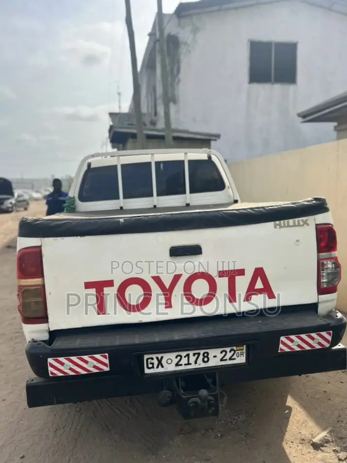 Toyota Hilux 2014 White
