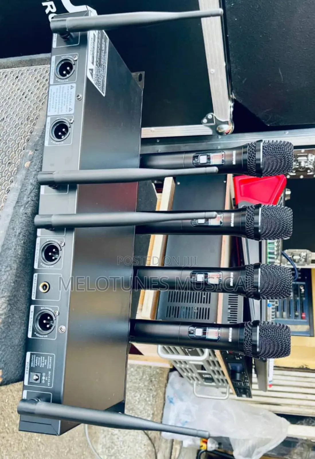 Shure Am-401 4in1 Professional 4 Channel Uhf Wireless Microphone