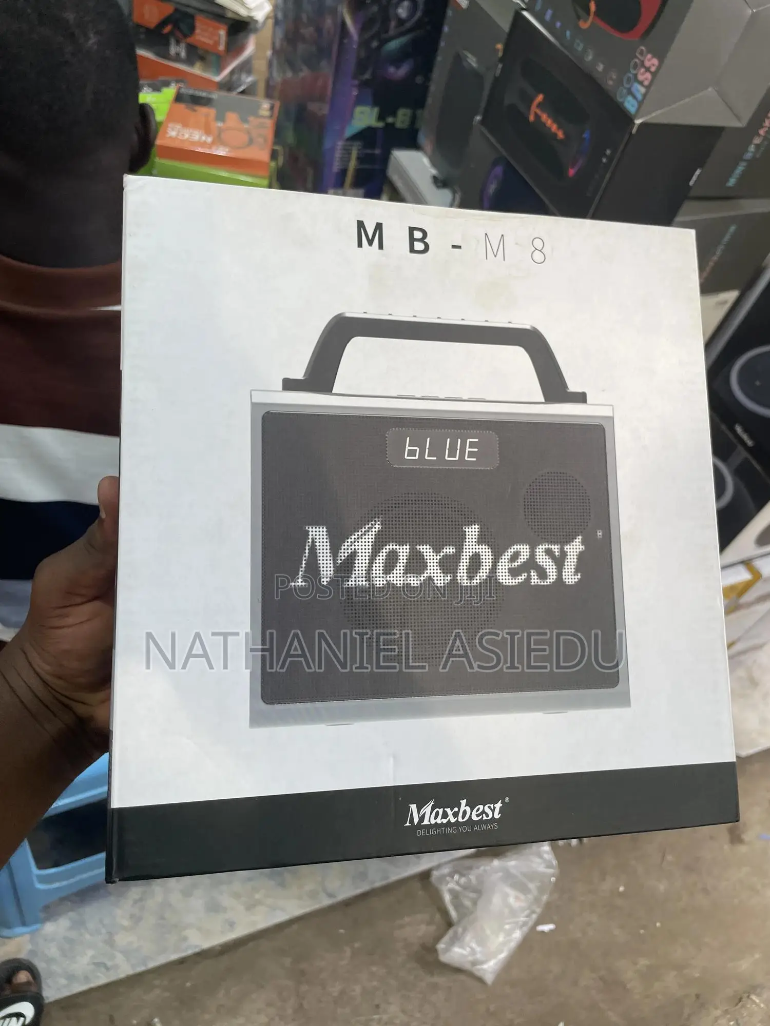 Maxbest Mb-M8 Portable Handheld Bluetooth Speaker.