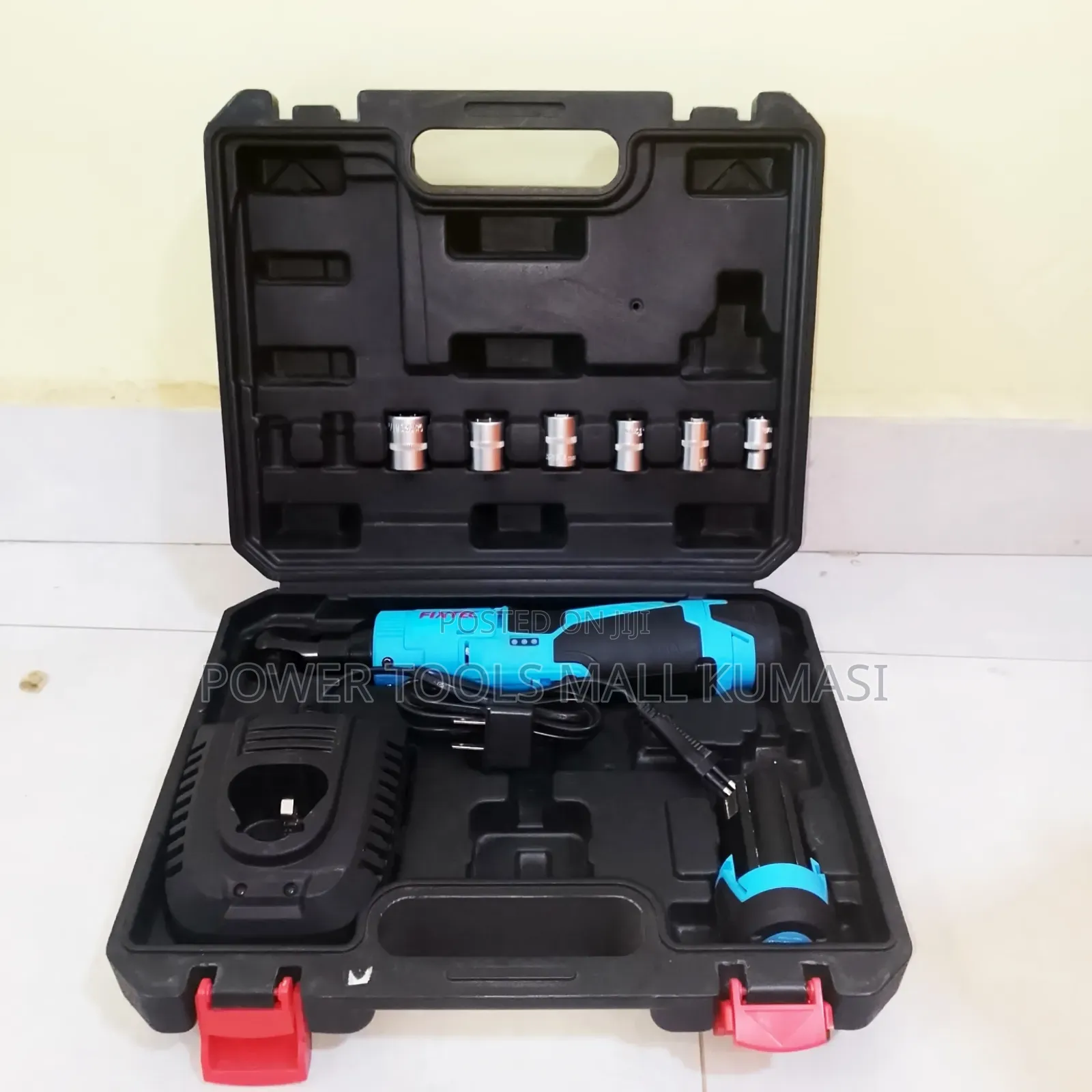 Cordless Ratchet Wrench Kit 12v