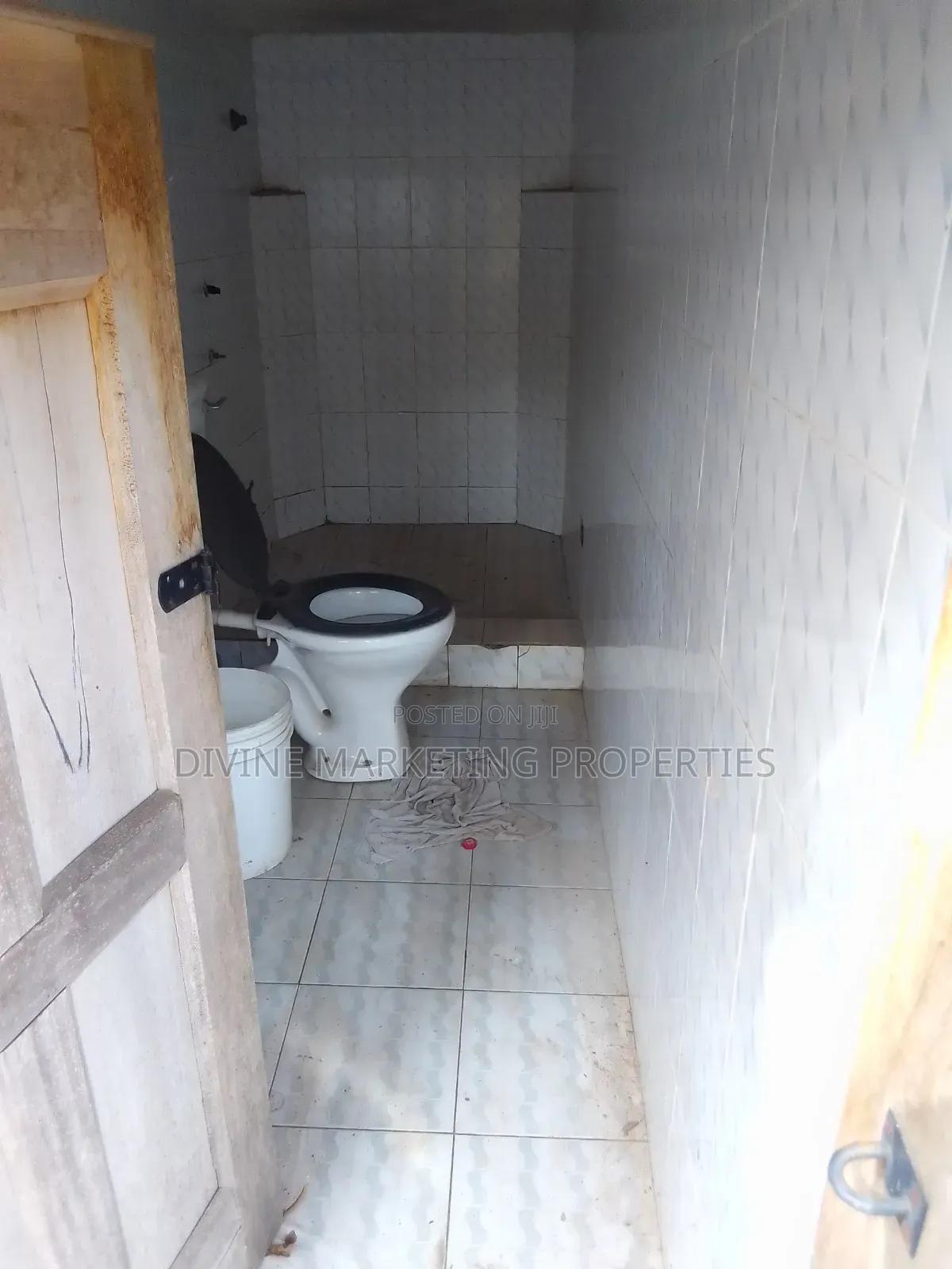 6bdrm House in Gbawe Bulemin for sale