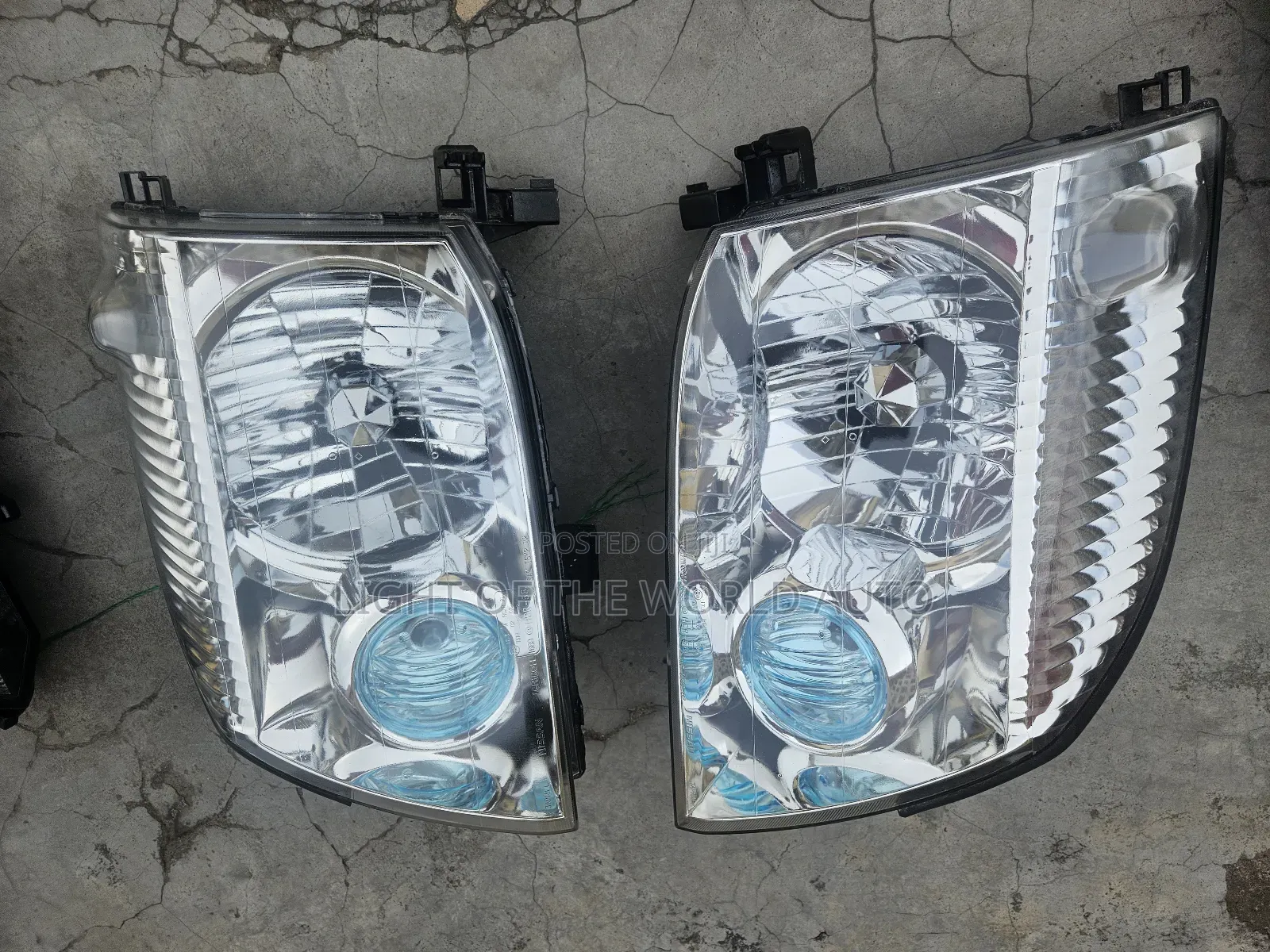 Nissan X-Trail Headlights