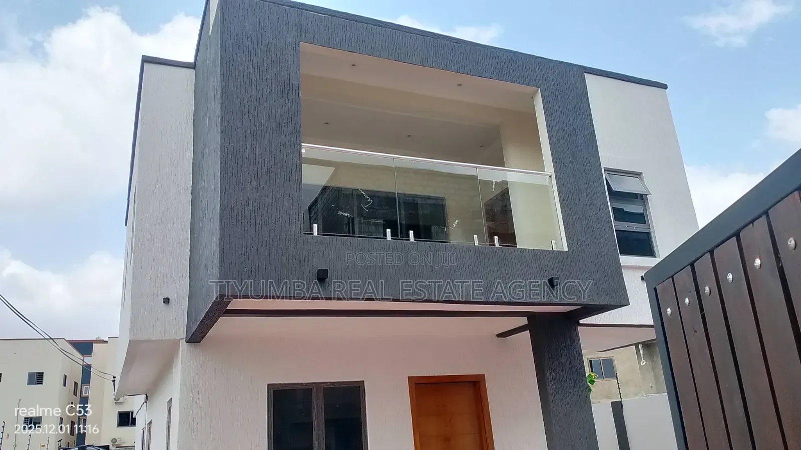 5bdrm Duplex in Tiyumba Agency, Haatso for sale