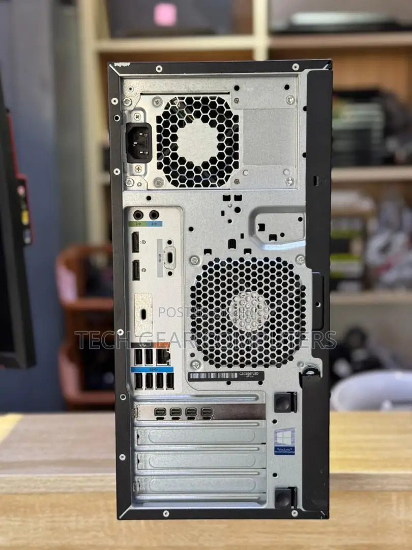 Desktop Computer HP Z2 G4 Tower 16GB Intel Core i7 SSD 256GB