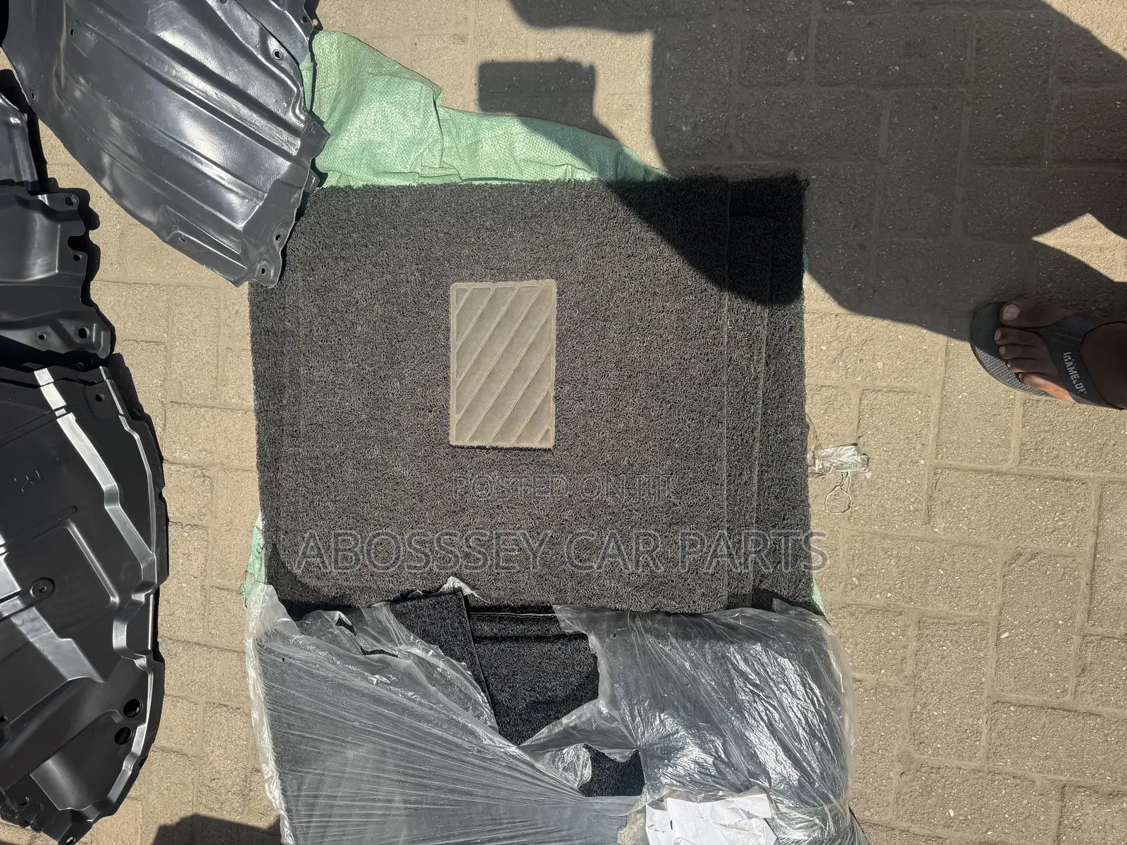 Original Woolen Car Floor Mat Available