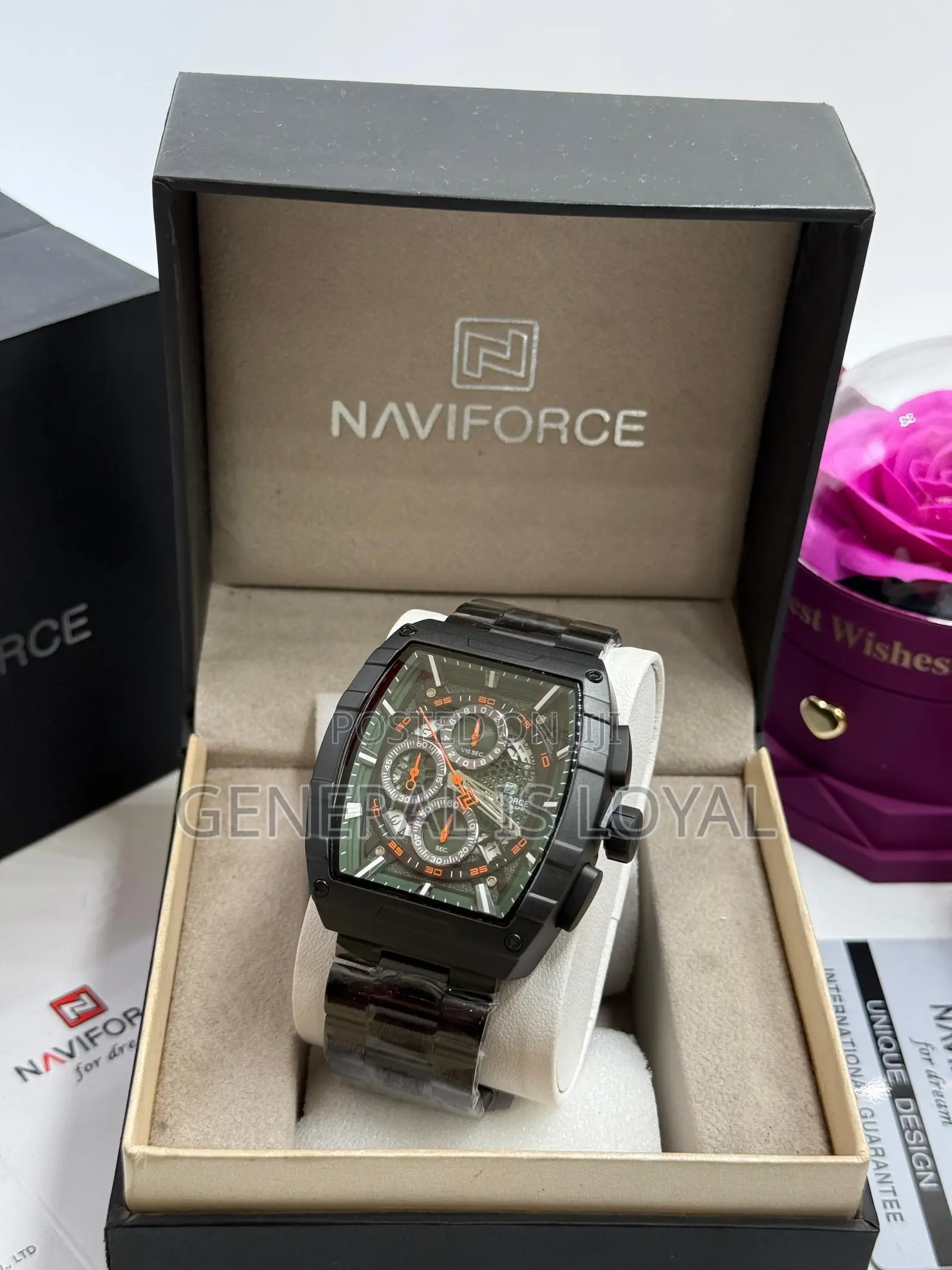 Naviforce Gold Tone Men's Quartz Watch.