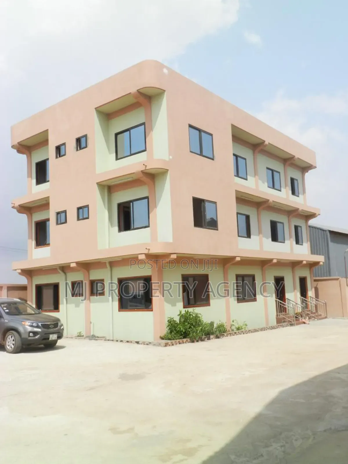 2000 SQM Warehouse With Office Complex