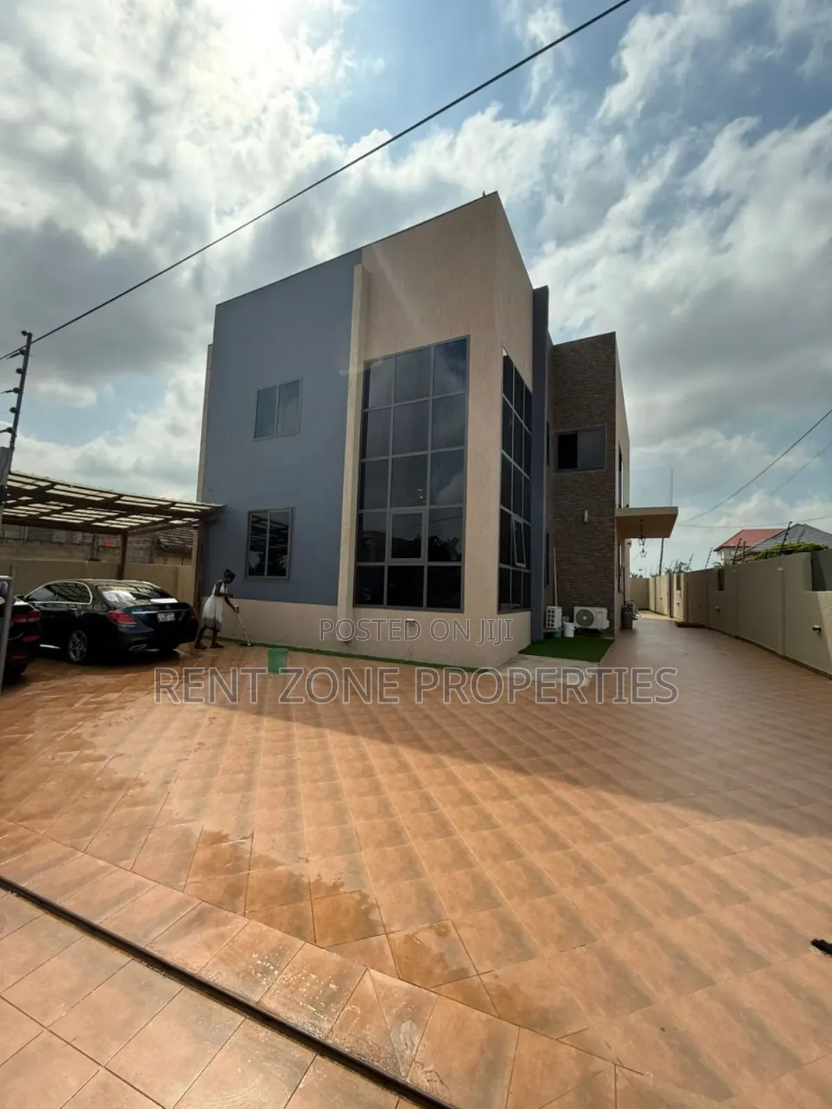 Furnished 4bdrm Duplex in Dome for sale