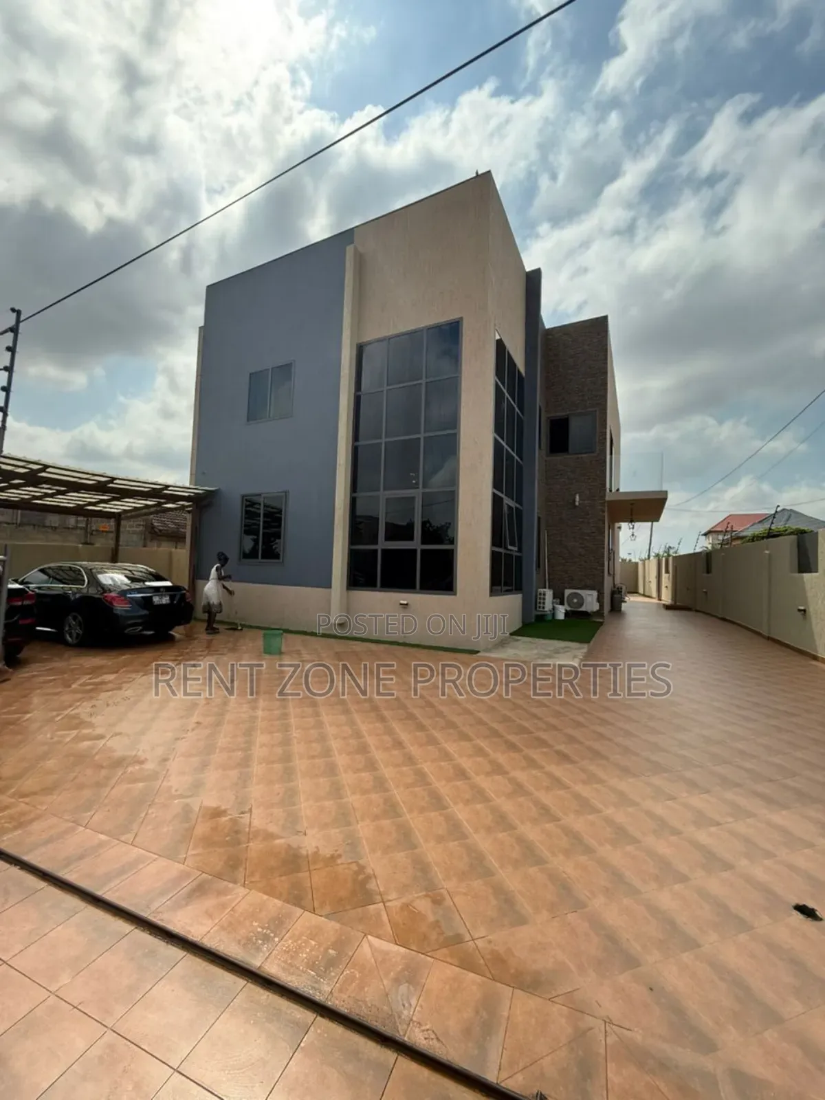 Furnished 4bdrm Duplex in Dome for sale