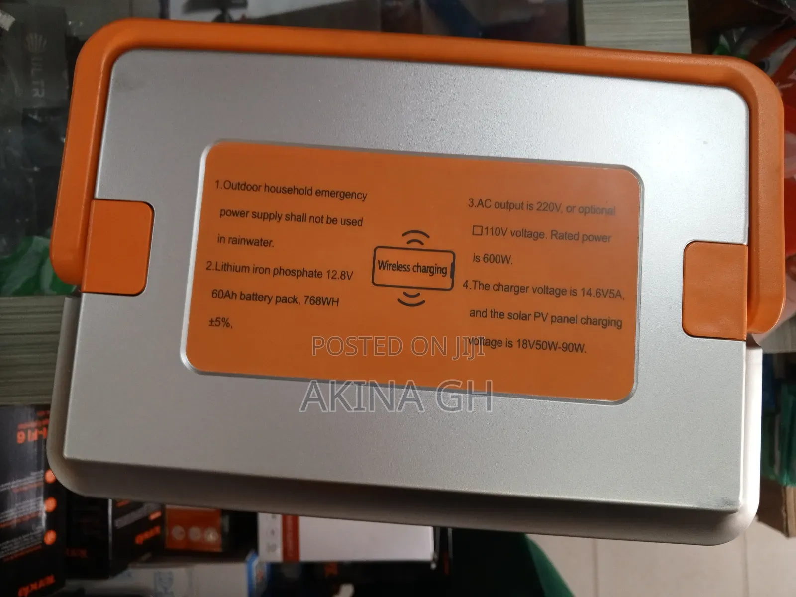 Ultra 600 Watt Power Station With Solar Panel