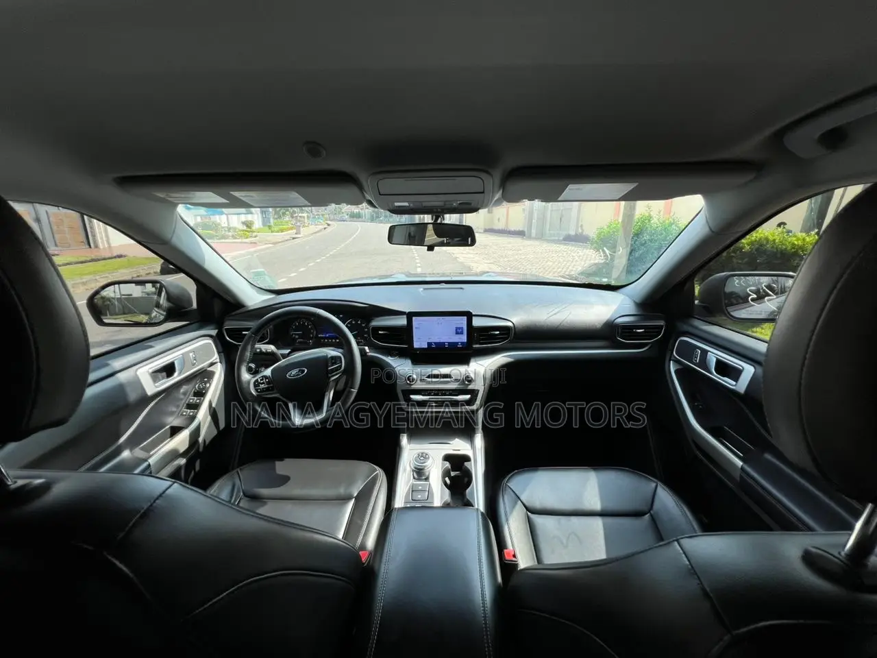 Ford Explorer XLT 2021 Gray