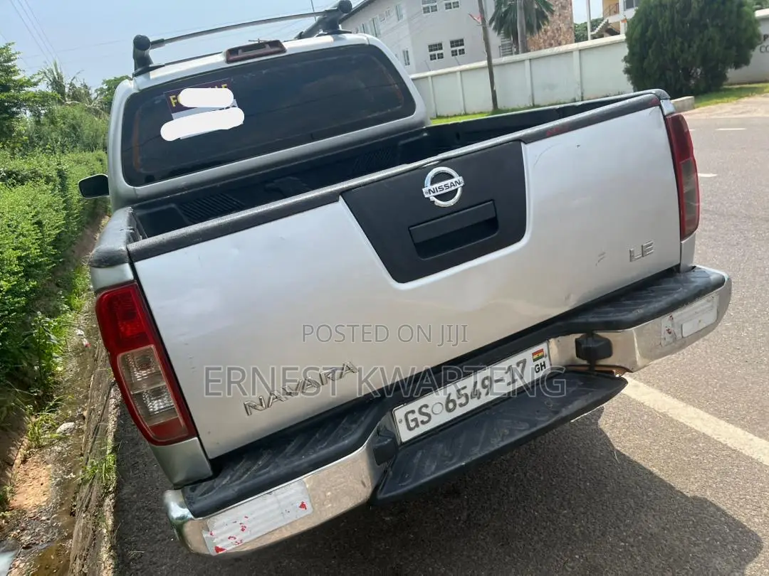 Nissan Navara 2012 Gray