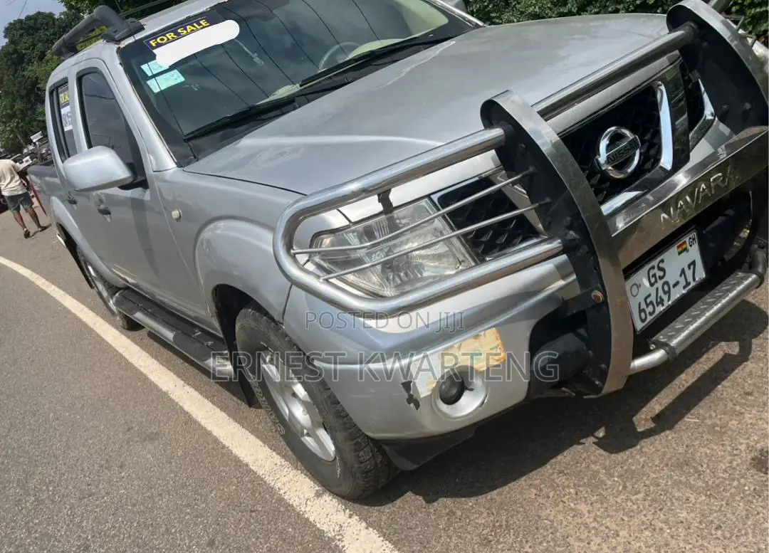 Nissan Navara 2012 Gray