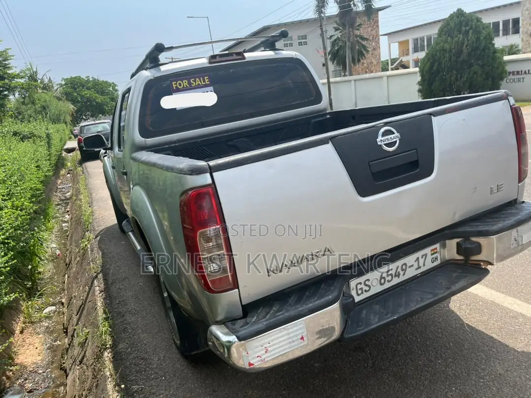 Nissan Navara 2012 Gray