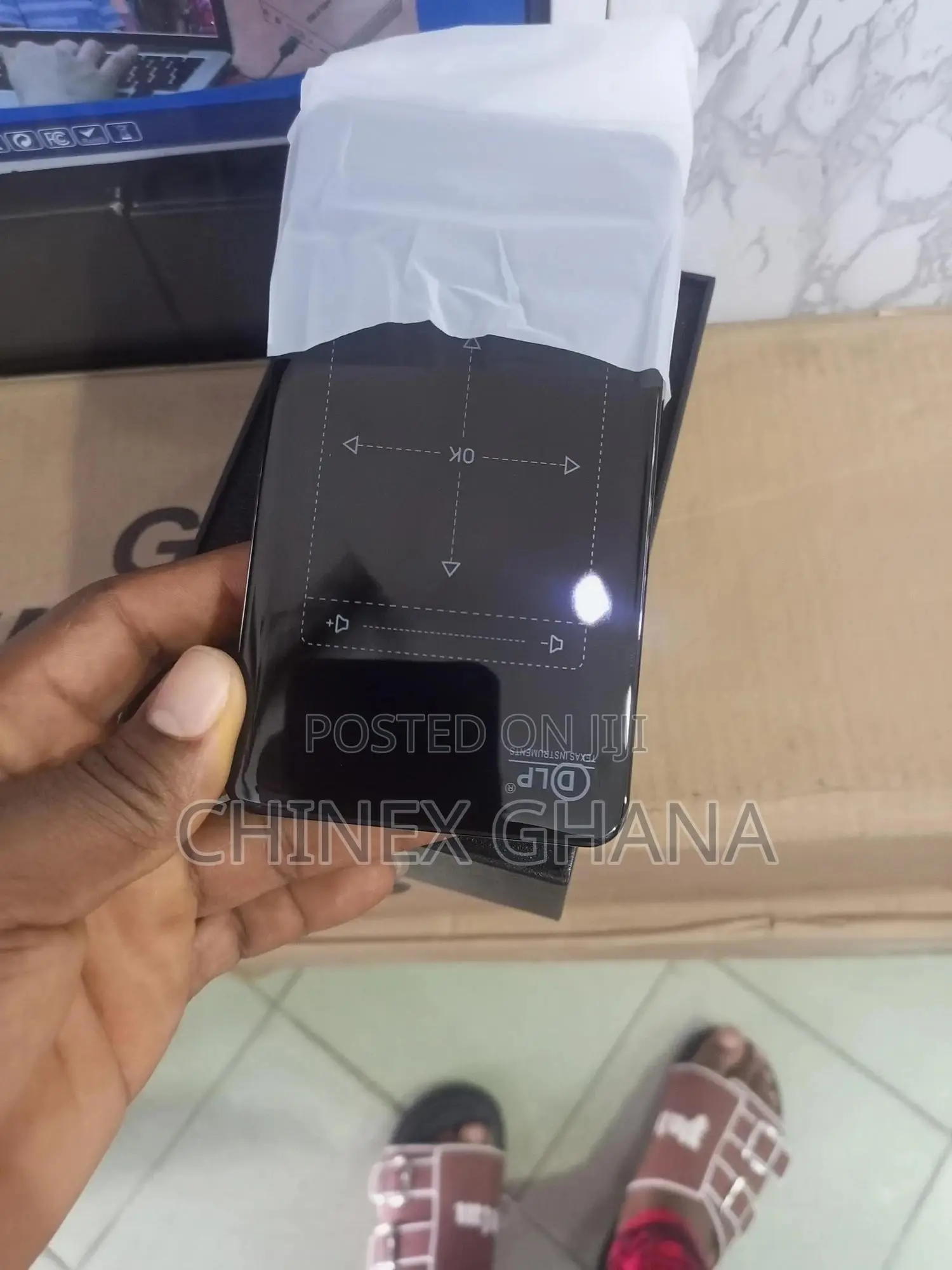 Po9 Mini Smart Projector
