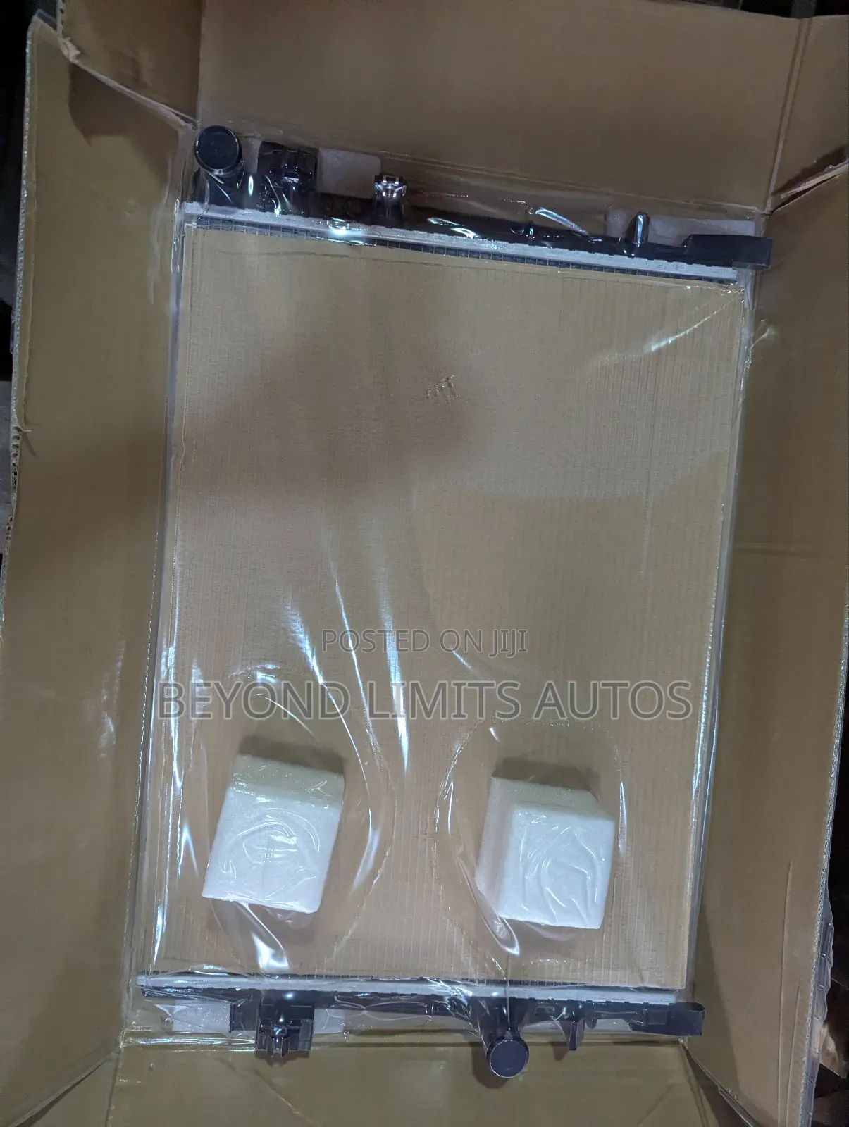 Dodge Journey 2009,2010,2011,2012,2013,2014,2015 Radiator/ Water Tank