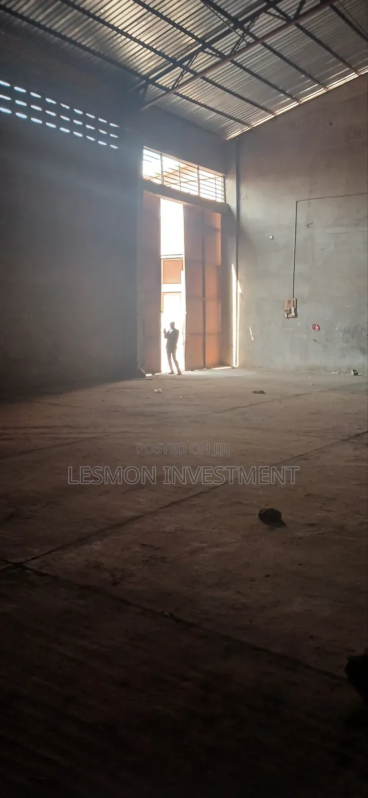 Warehouse for Rent Measuring 800sqm in Tema Industrial Area