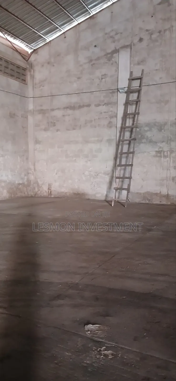 Warehouse for Rent Measuring 800sqm in Tema Industrial Area