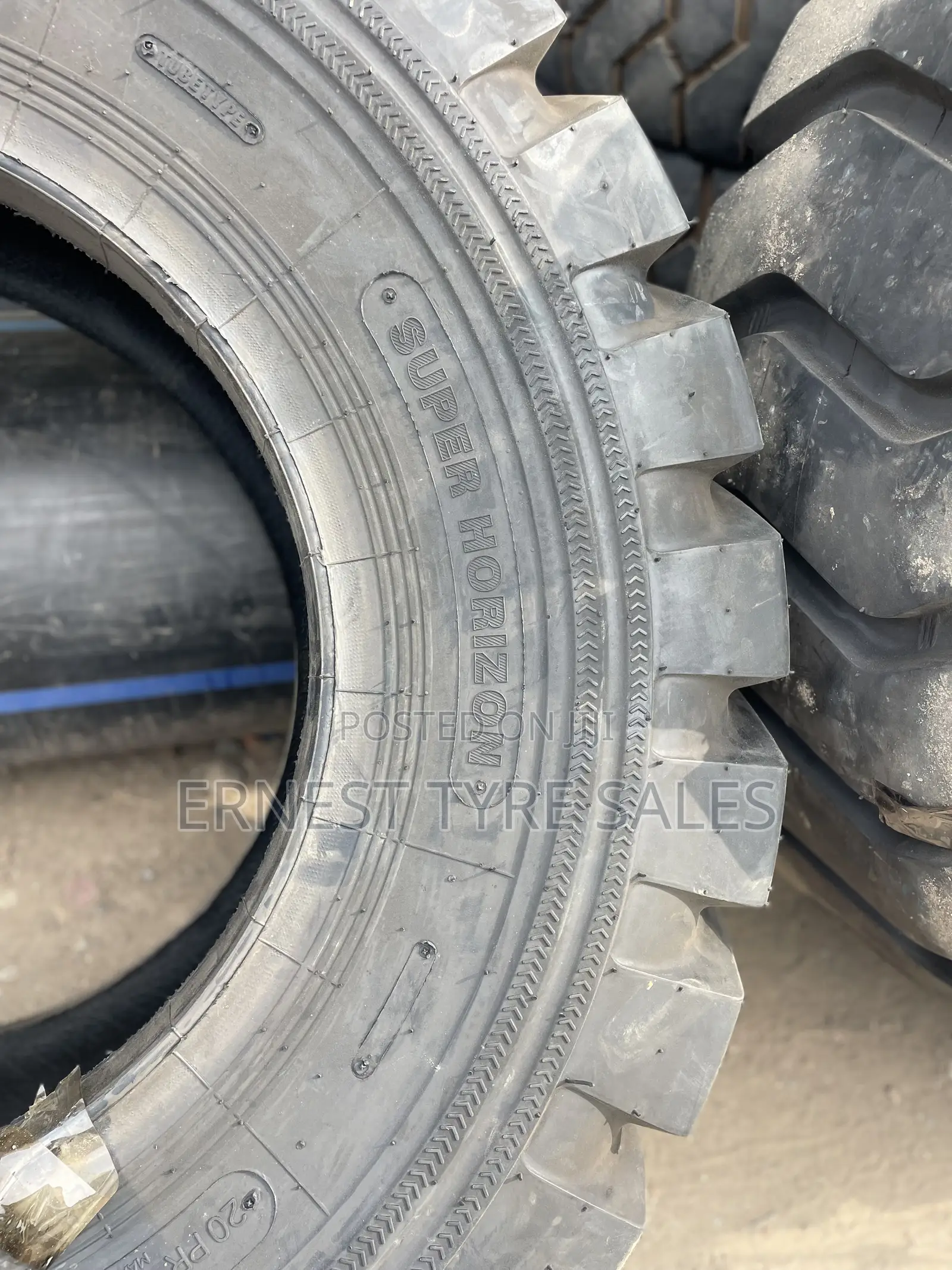 17.5-25 Tires