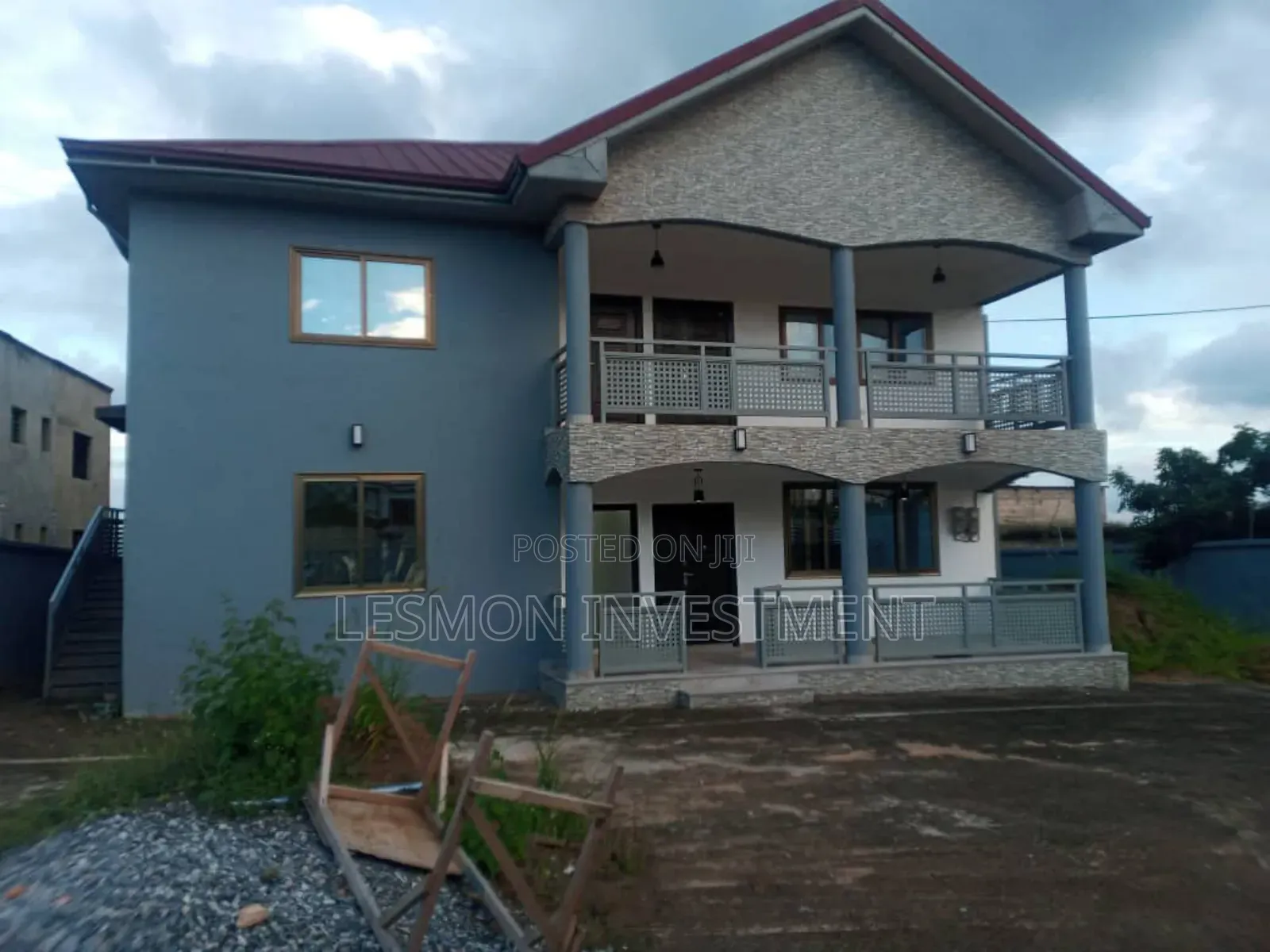 3bdrm Duplex in Lesmon Investment, Ashomang Estate for rent