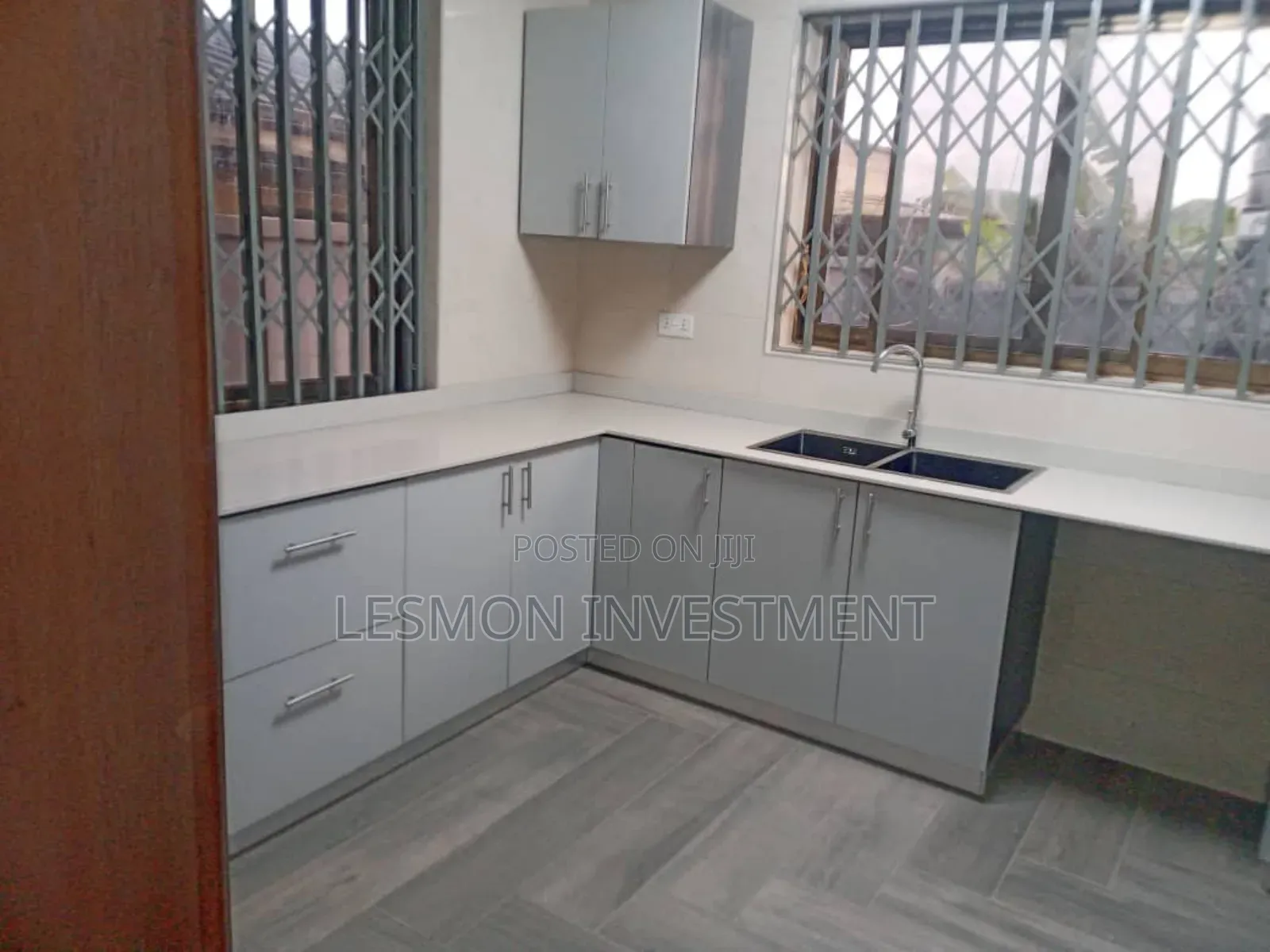 3bdrm Duplex in Lesmon Investment, Ashomang Estate for rent