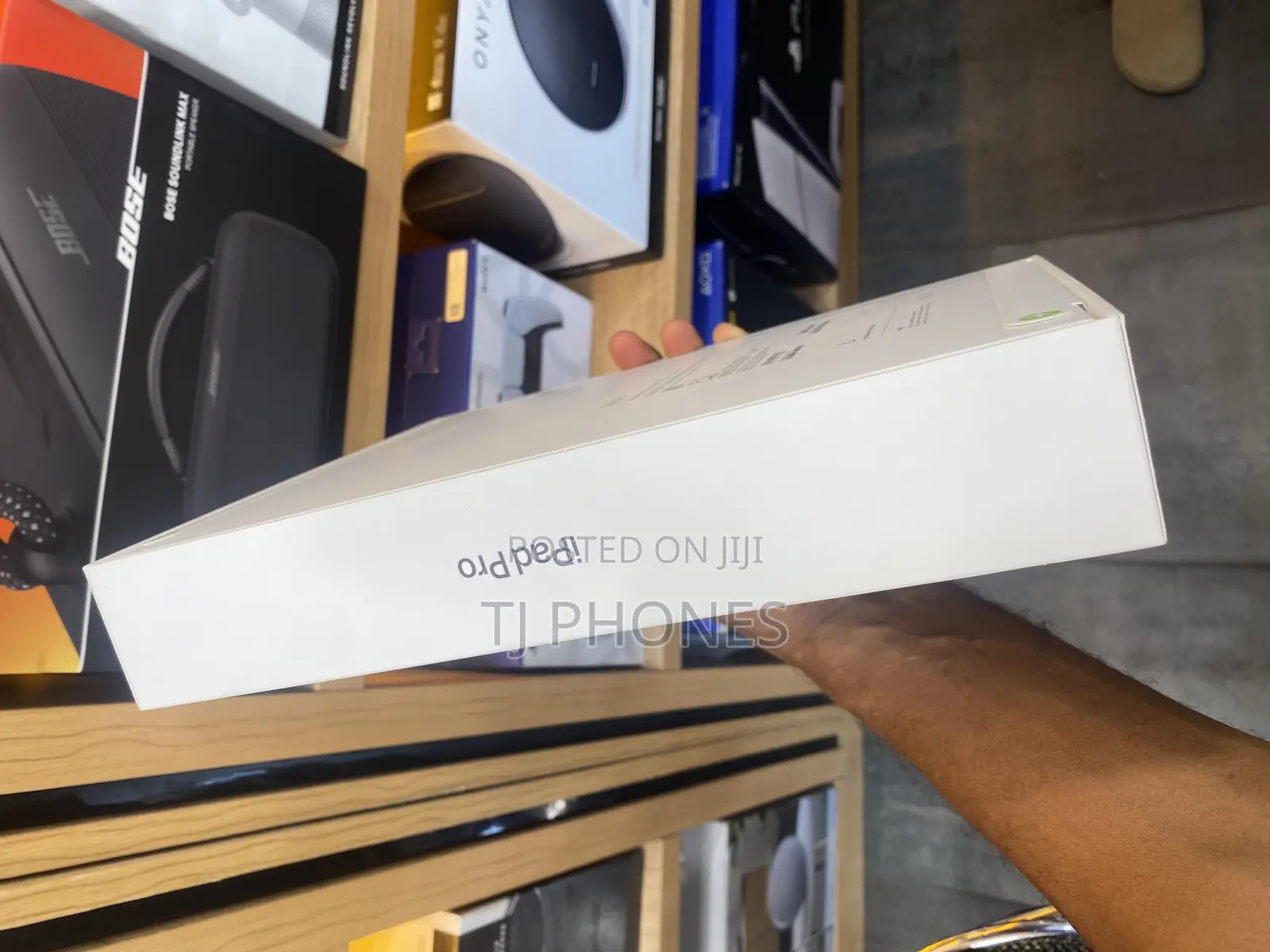 New Apple iPad Pro 13 (2025) 256 GB Black