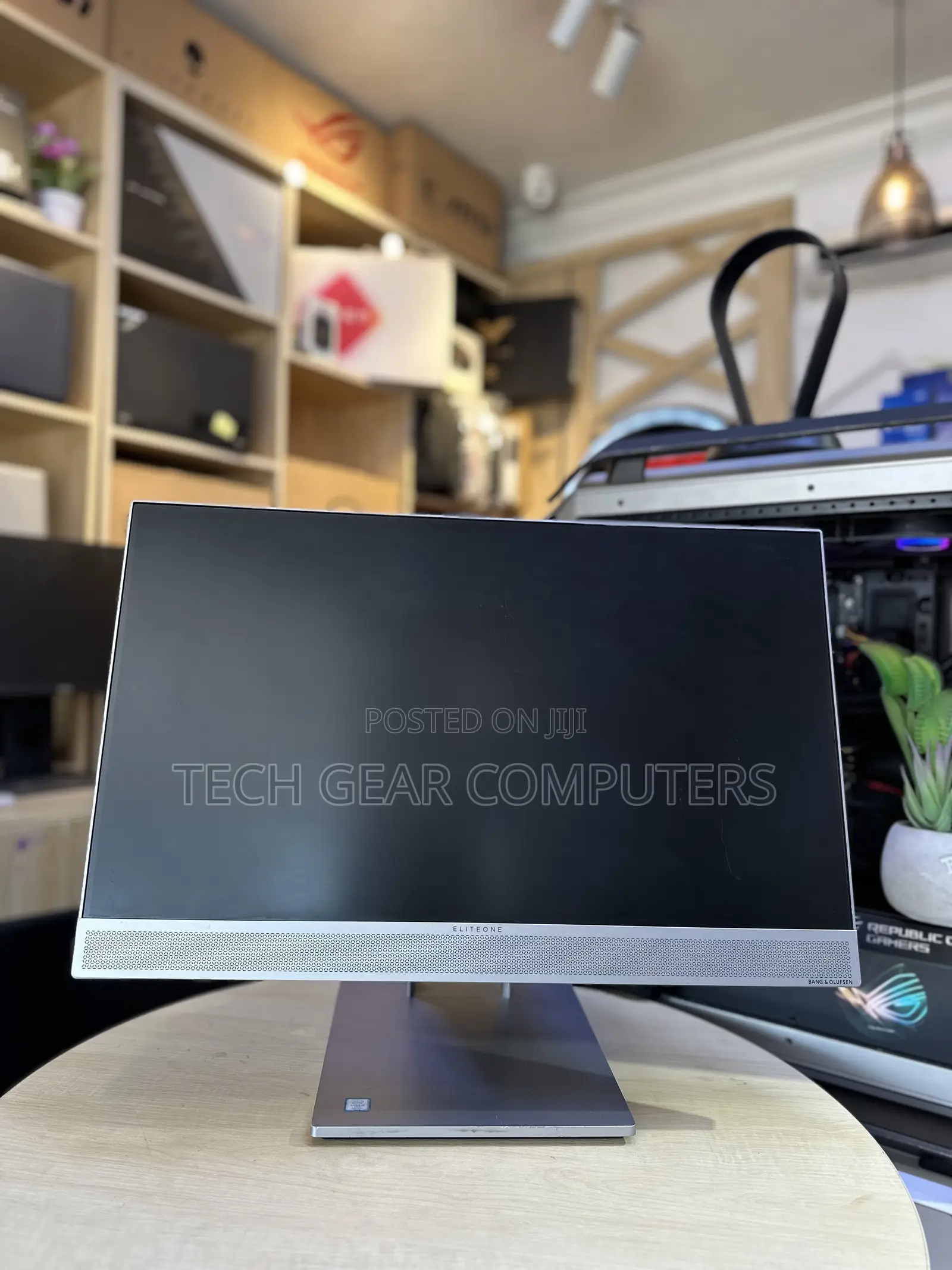 Desktop Computer HP EliteOne 800 G3 8GB Intel Core i5 SSD 256GB