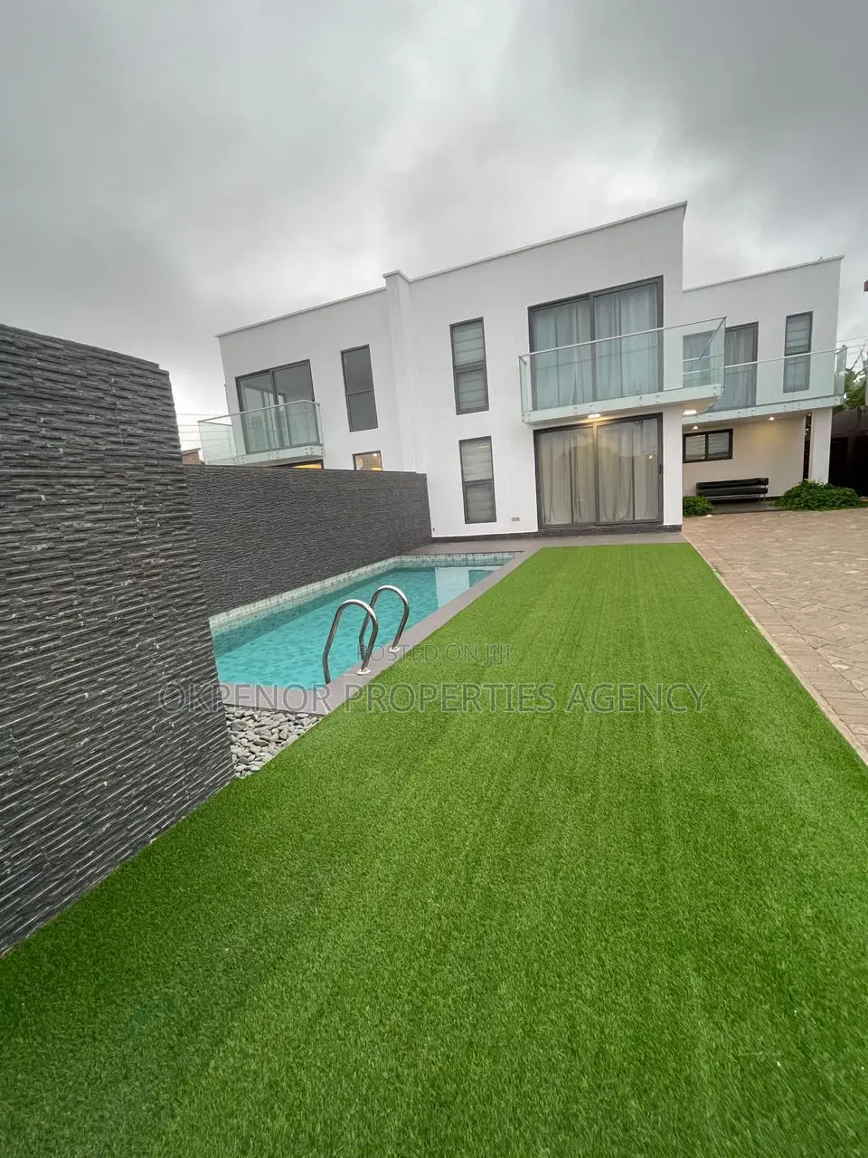 Furnished 3bdrm Duplex in South La, Accra Metropolitan for rent