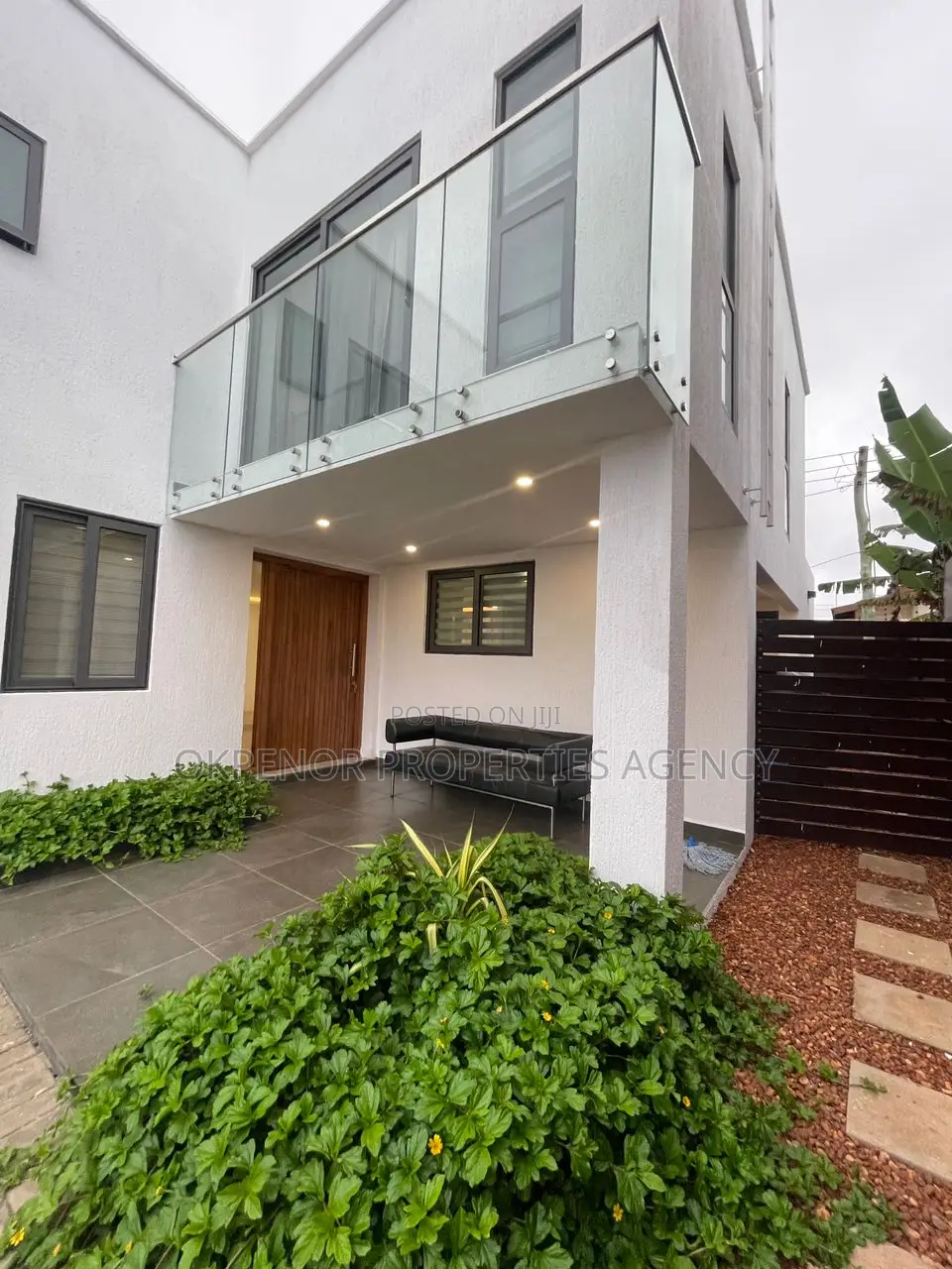 Furnished 3bdrm Duplex in South La, Accra Metropolitan for sale