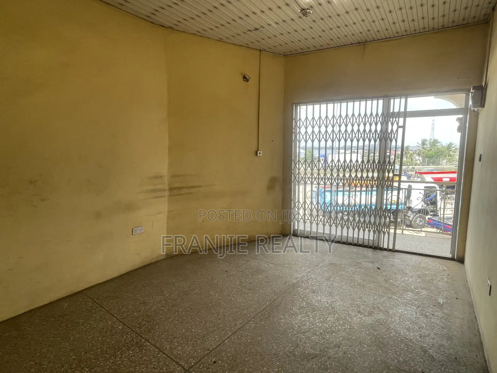 Store/Office Space for Rent Awoshie