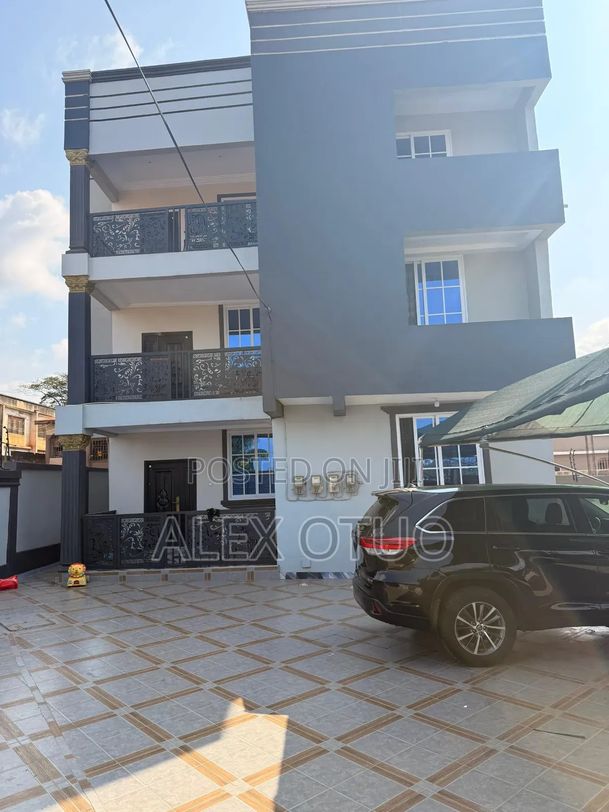 6bdrm House in Alex Otuo Properties, Kumasi Metropolitan for sale