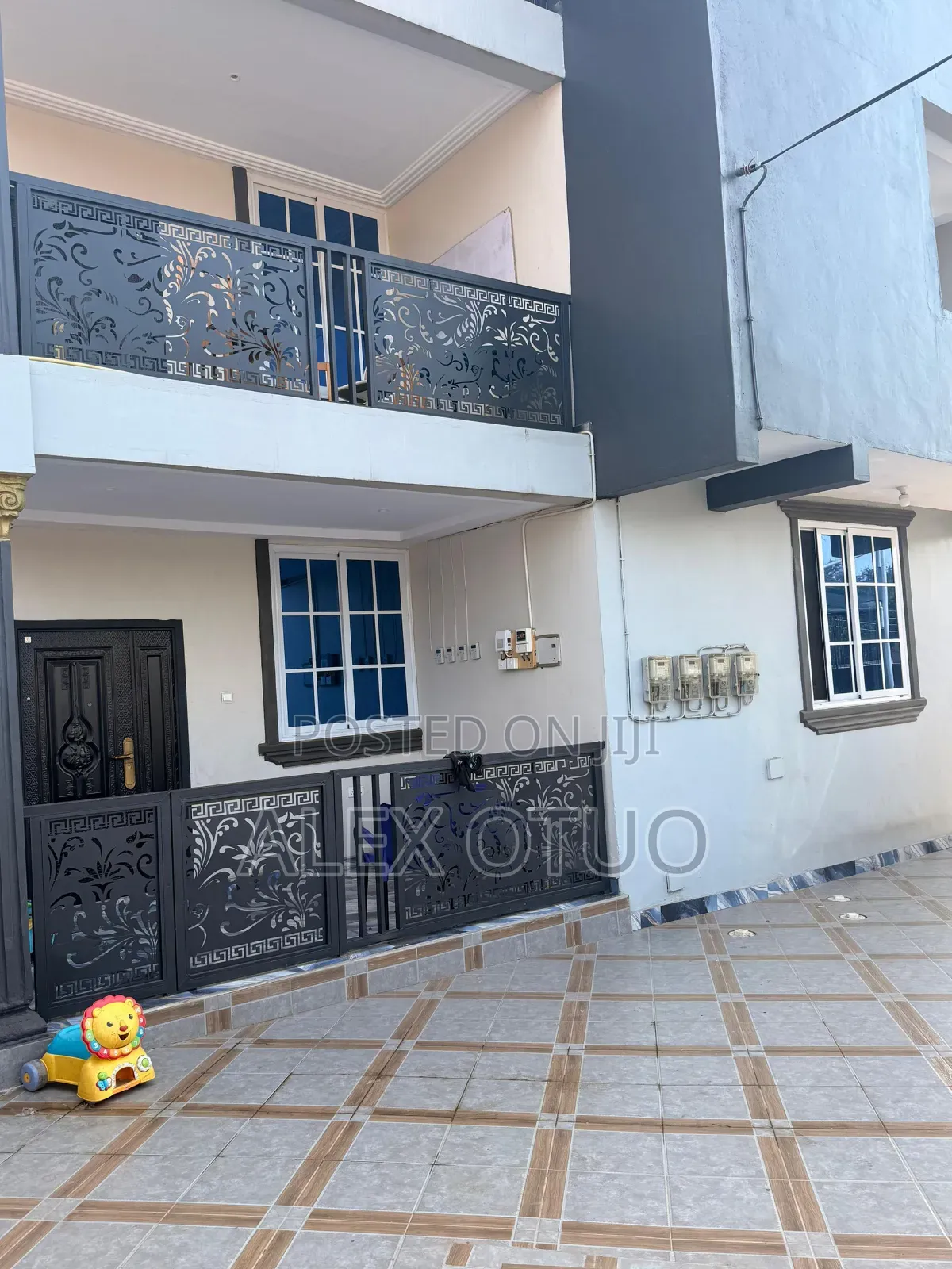 6bdrm House in Alex Otuo Properties, Kumasi Metropolitan for sale