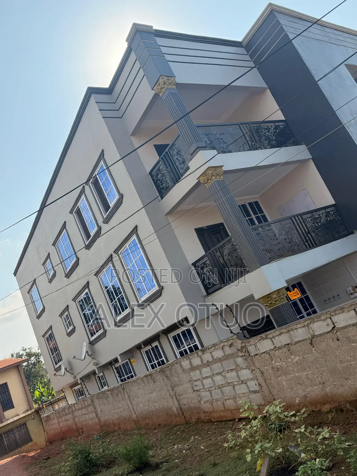 6bdrm House in Alex Otuo Properties, Kumasi Metropolitan for sale
