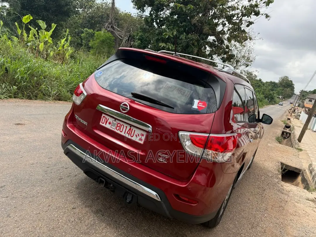 Nissan Pathfinder SV FWD 2013 Red