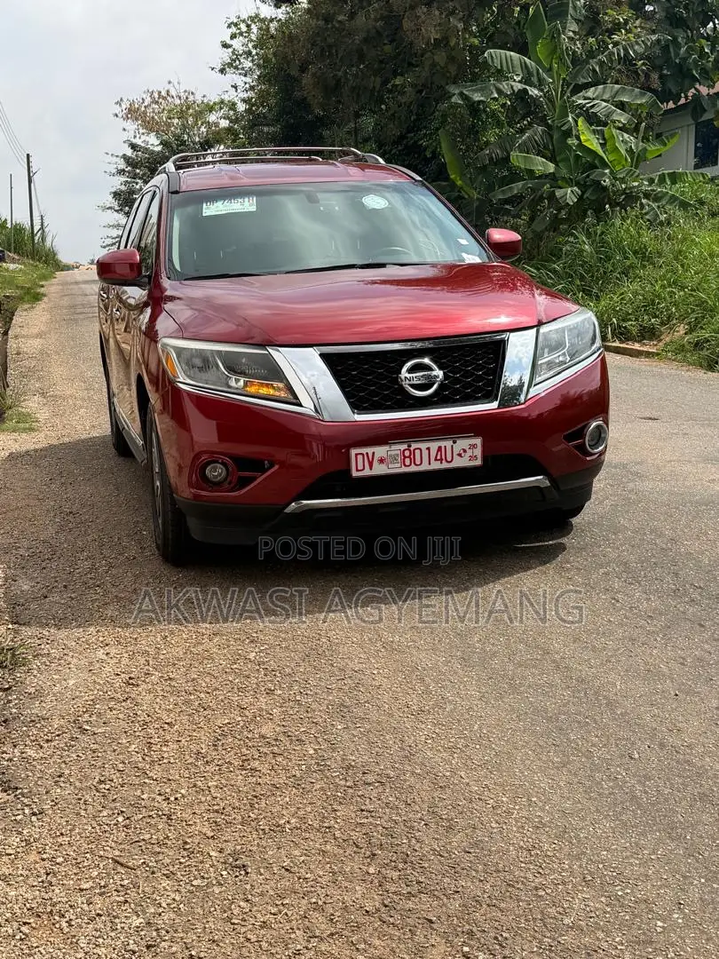 Nissan Pathfinder SV FWD 2013 Red