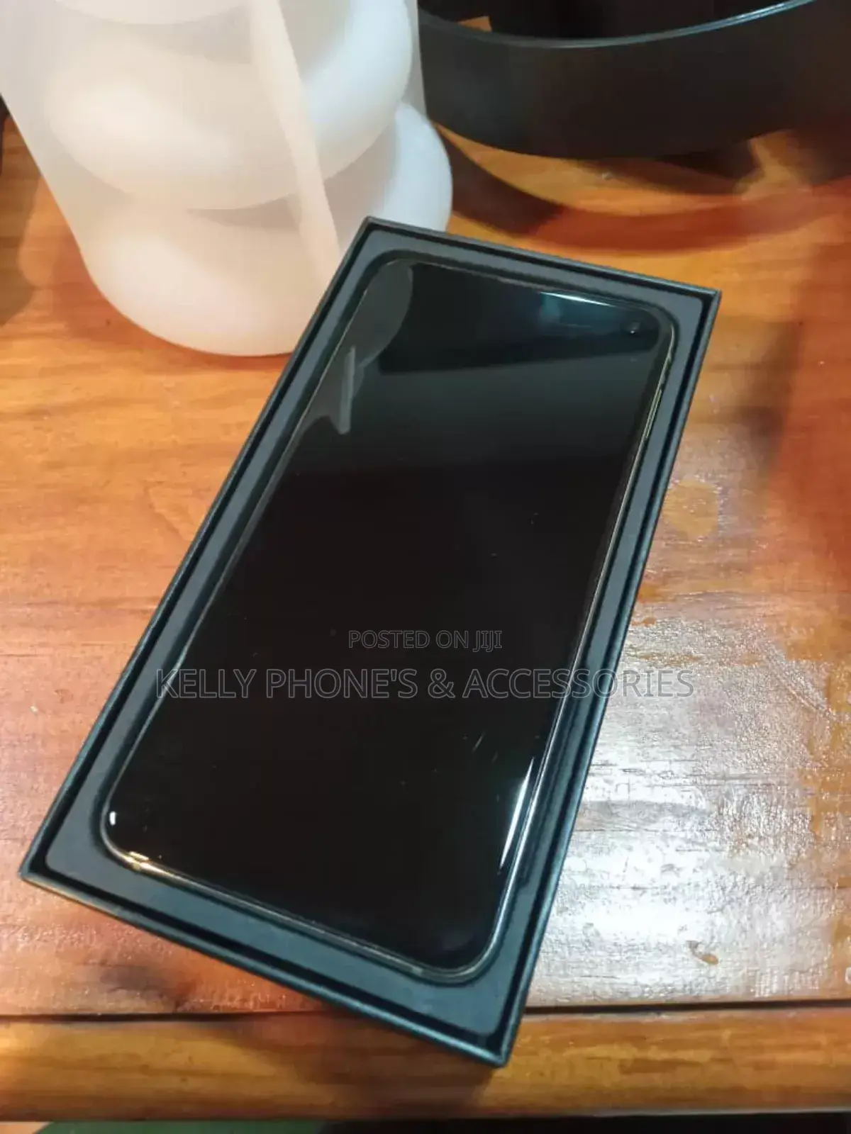 New Samsung Galaxy S10e 128 GB Black