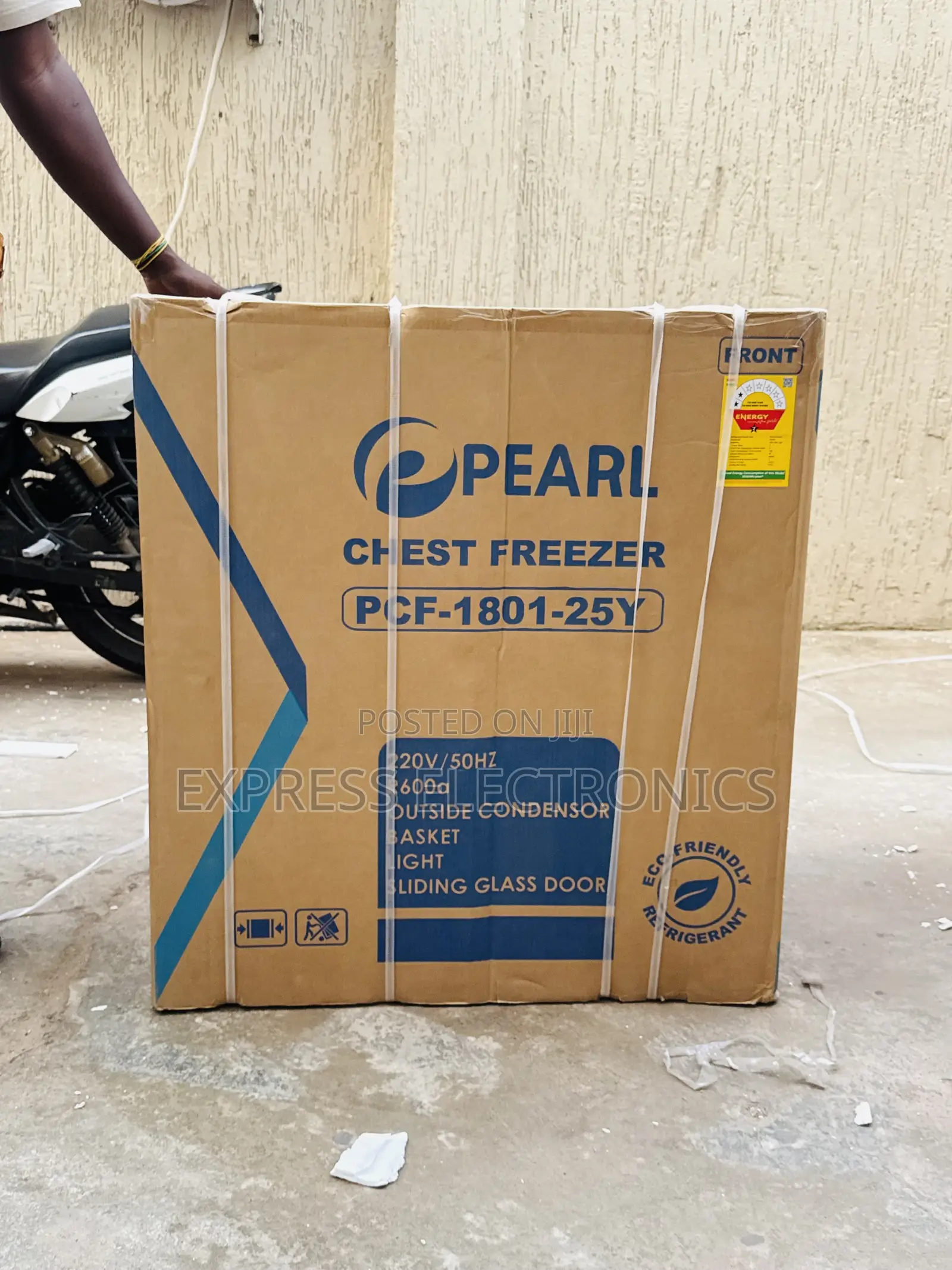 Best Buy for Less Single Door PCF-1801-25y 150ltrs Pearl Chest Freezer