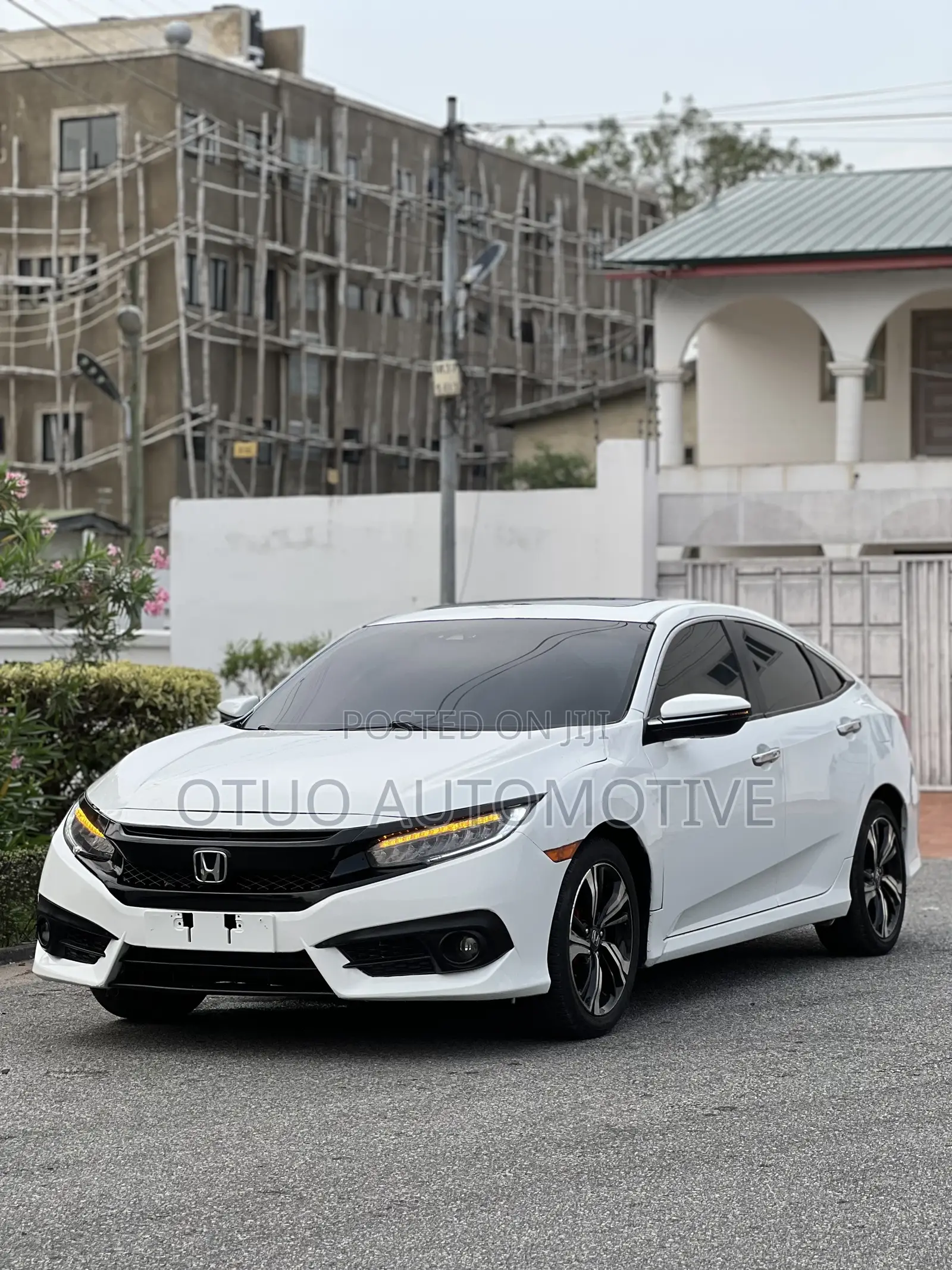 Honda Civic Touring 4dr Sedan (1.5L 4cyl) 2017 White