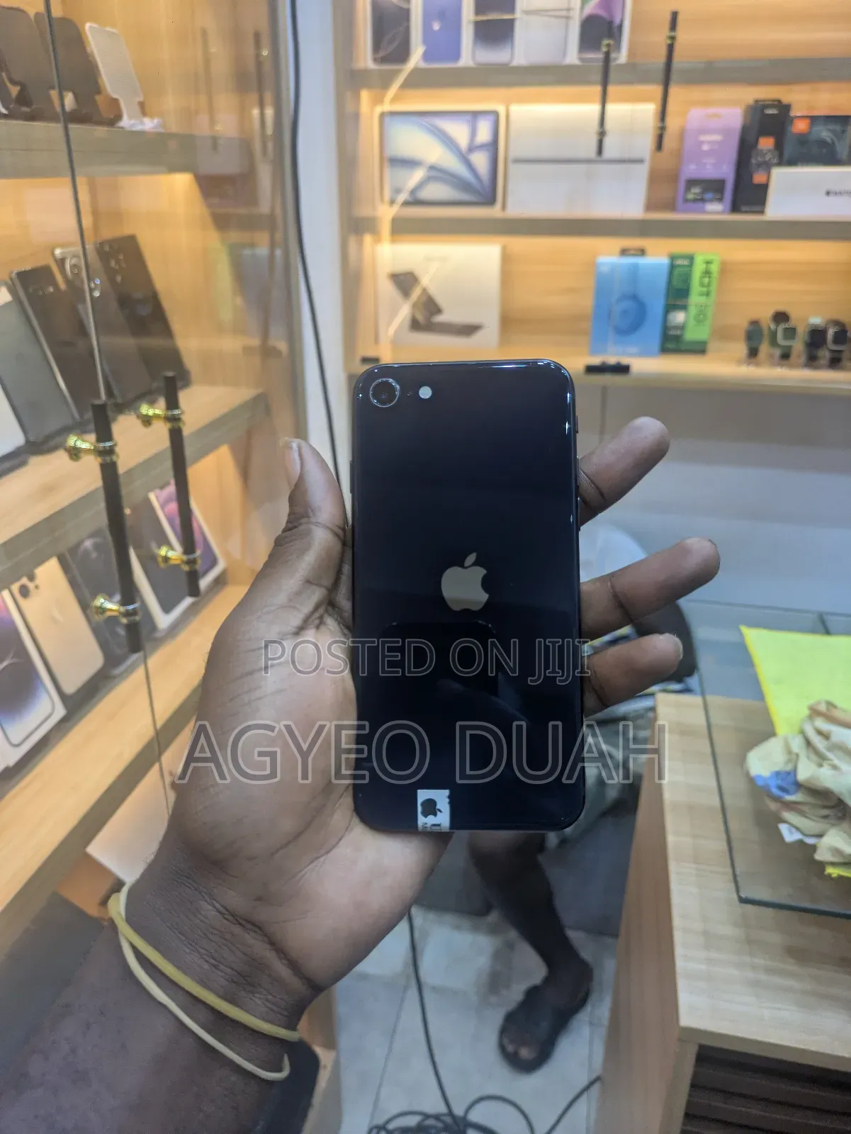New Apple iPhone SE (2022) 128 GB