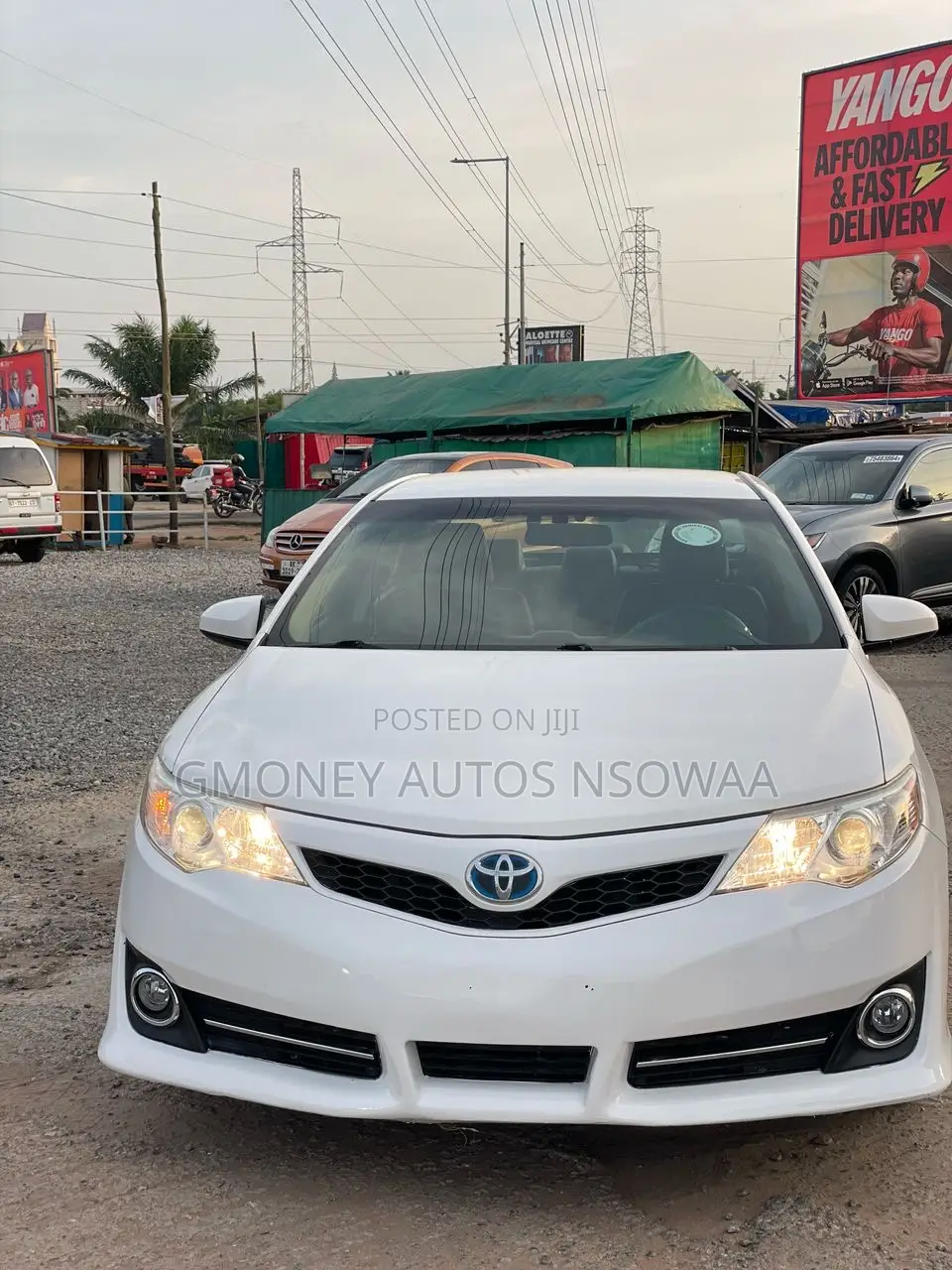 Toyota Camry SE Sport 4dr Sedan w/Prod. End 11/13 (2.5L 4cyl 6A) 2014